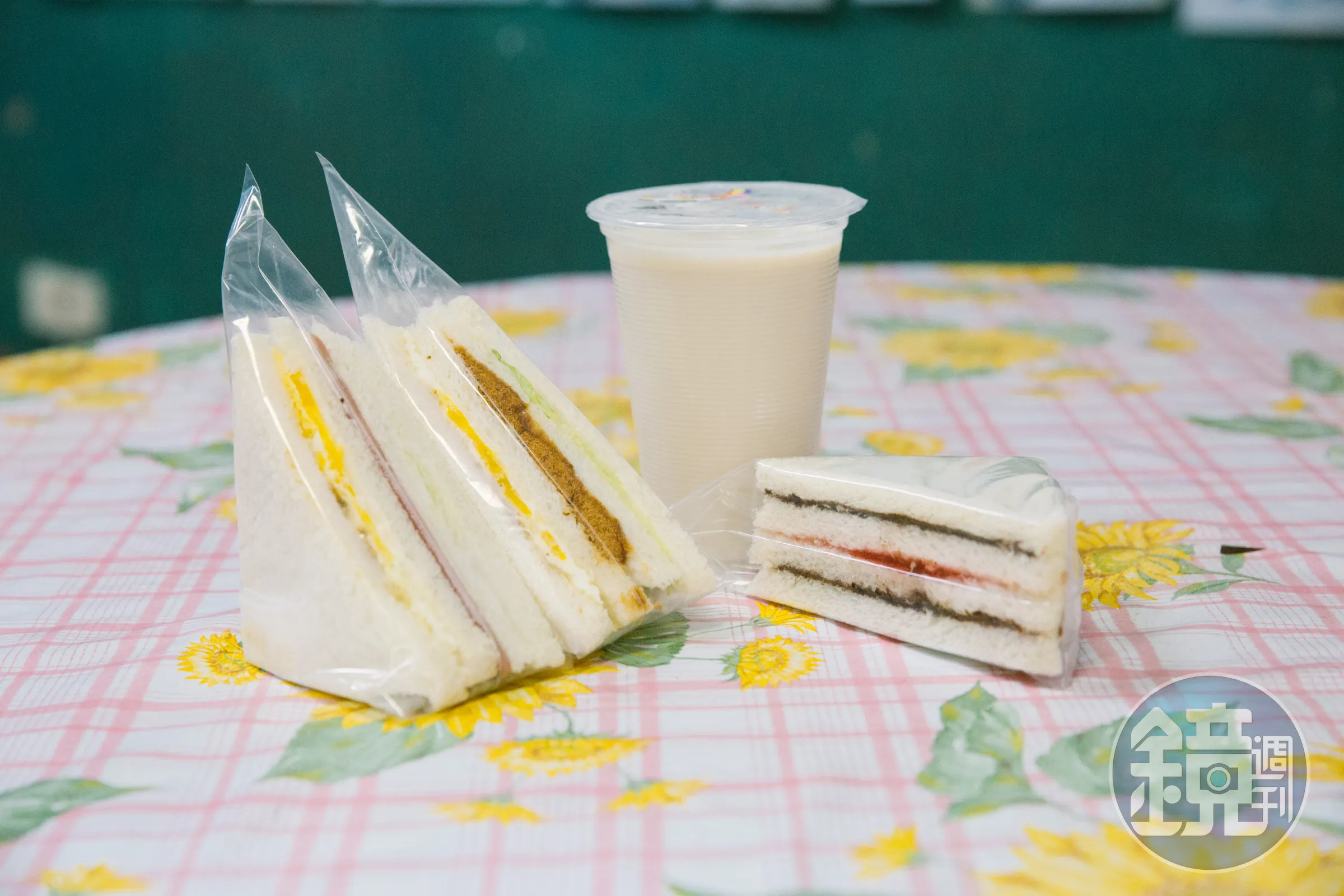 網友透露朋友夫妻檔開早餐店，每天工時長達12小時，每月收入也頗為豐厚。（本刊資料照）