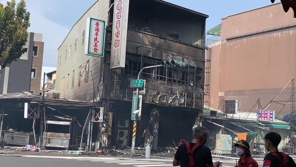 「瓊姐車仔麵」無奈宣布暫停營業，網友則紛紛打氣祝早日恢復營業。（翻攝自港式瓊姐車仔麵臉書）