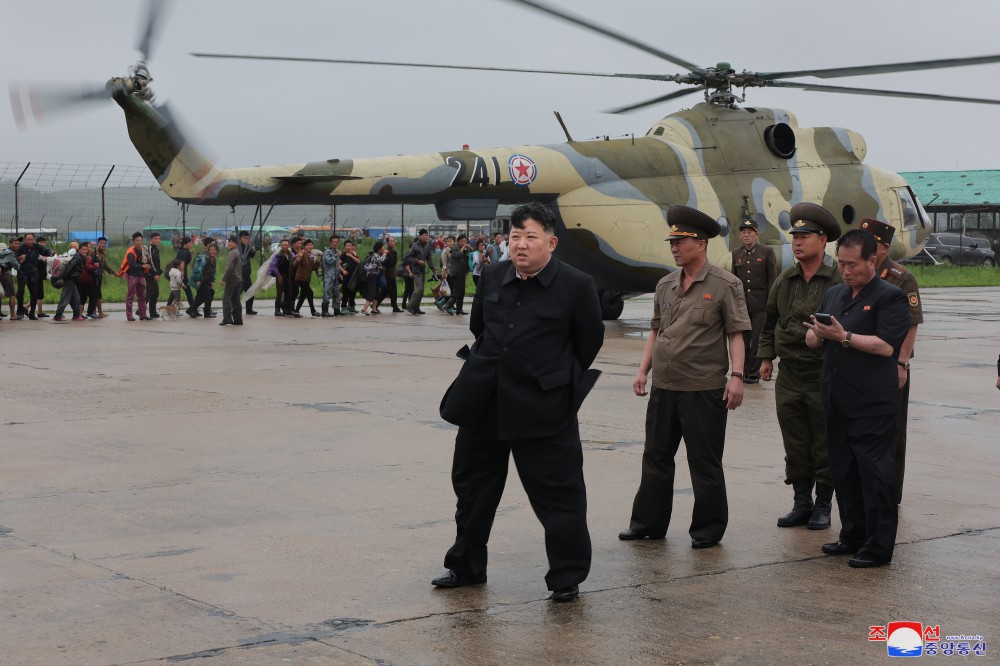 金正恩身材重回「金小胖」。（翻攝自朝中社）