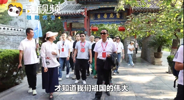 葉永松去年於中國山西接受中國媒體訪問，說出許多親中言論，「我們真的都是中國人」「我們祖國的偉大」。（翻攝自融視頻）
