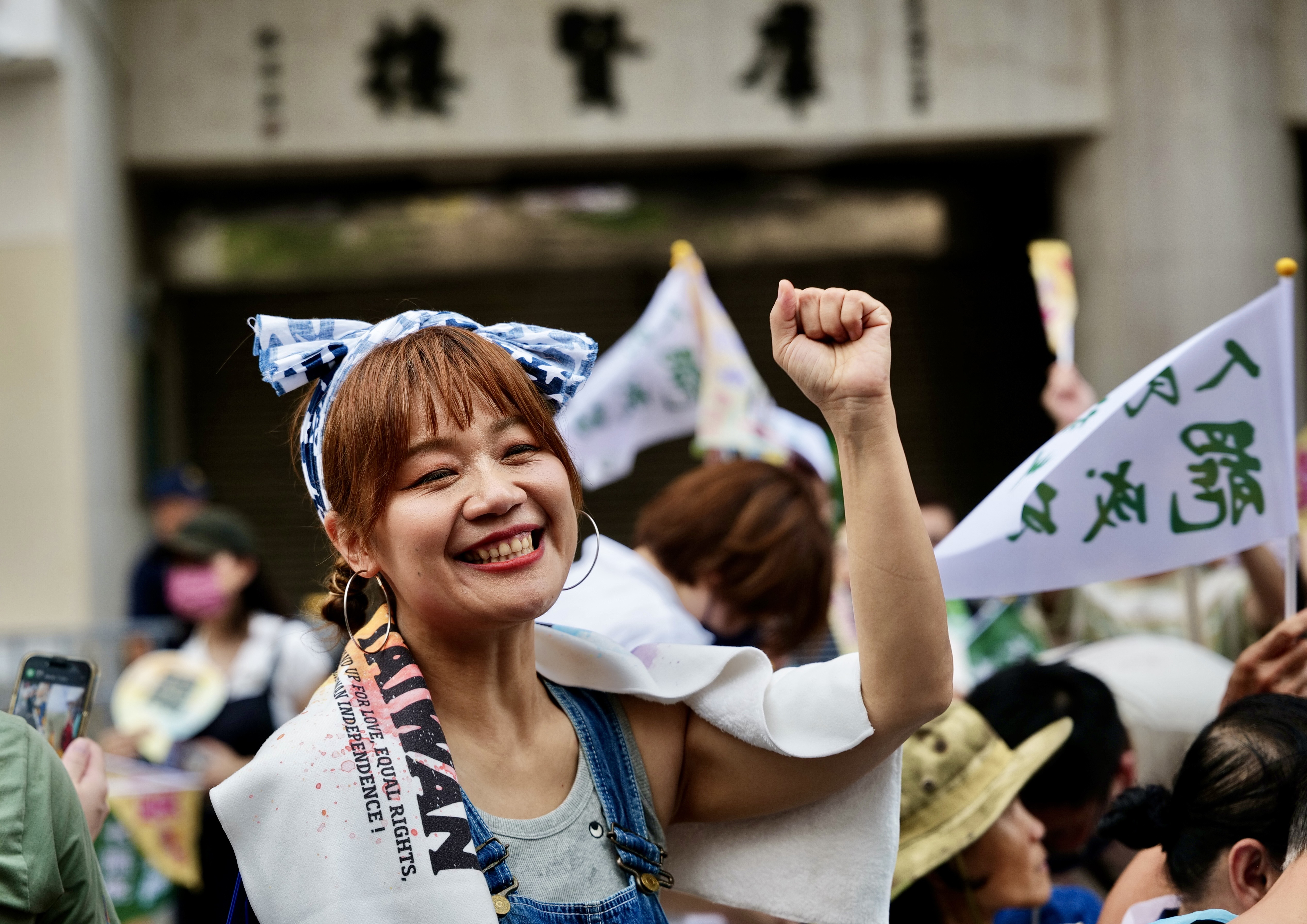 除中間選民外，藍綠能否成功動員基本盤出門投票被視為罷免關鍵。