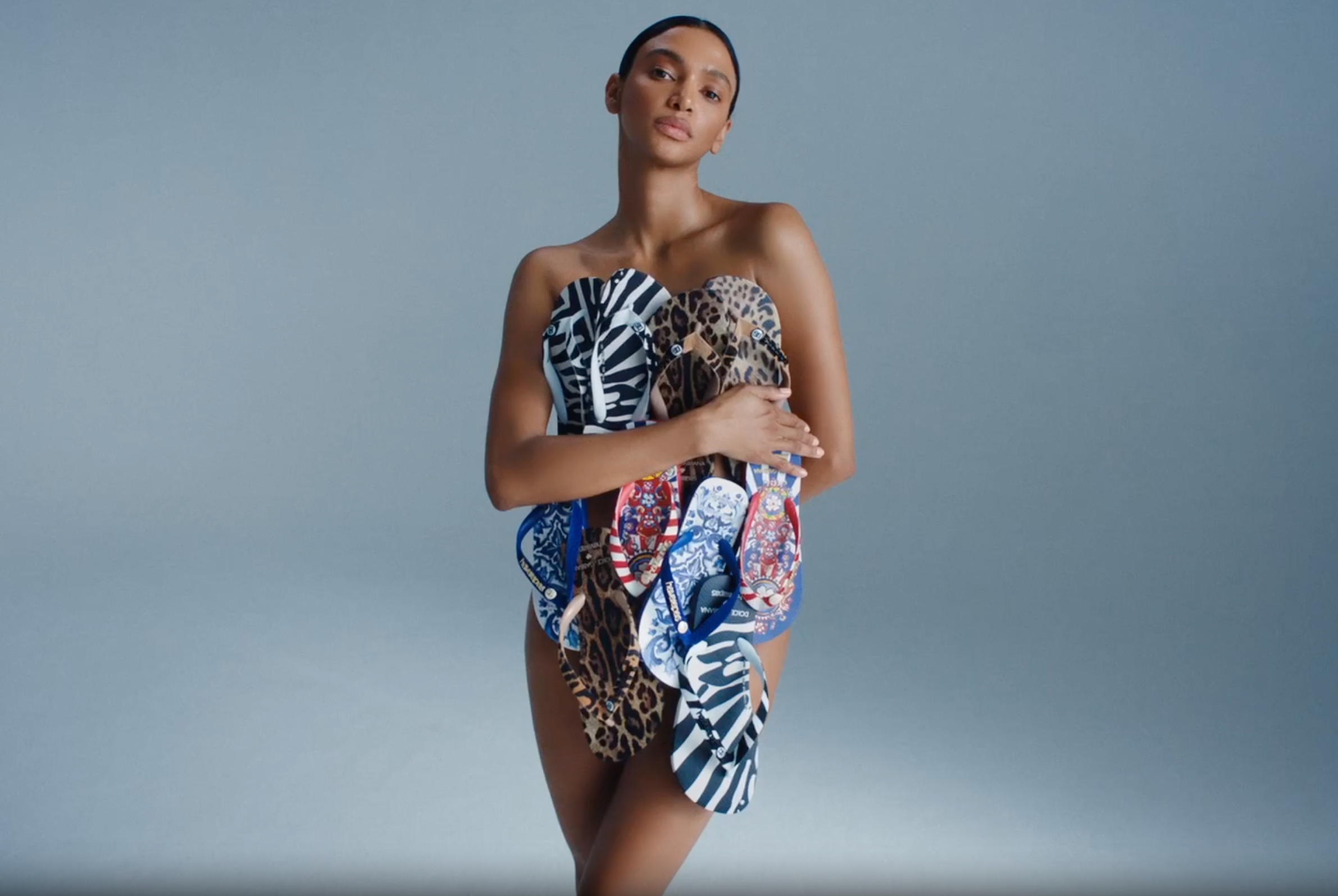 Havaianas x DOLCE & GABBANA聯名系列,NT$3,980。(翻攝自哈瓦仕官網)