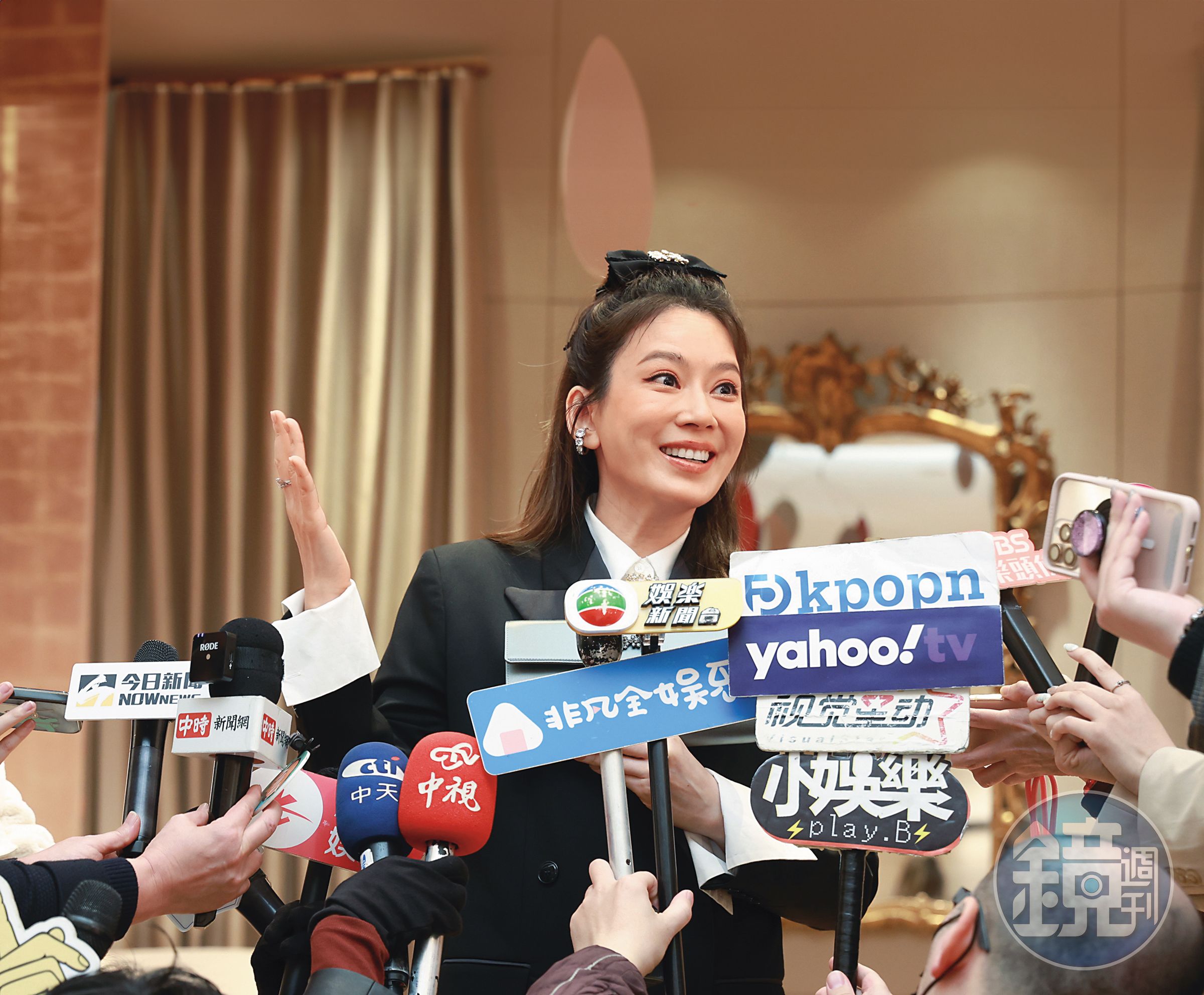 春風得意的Melody和ABC新歡(下圖左),揪竟有沒有good fit呢?(默默聚焦在…)