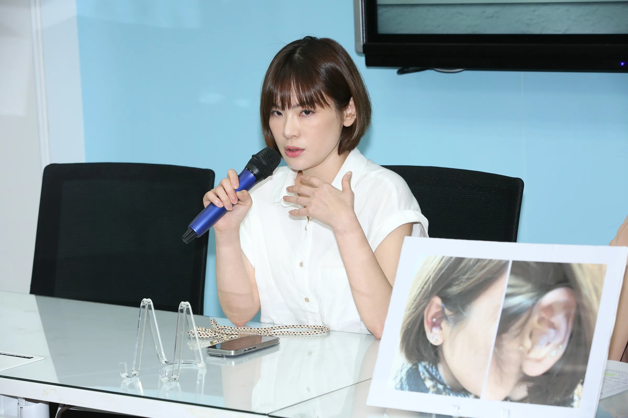 陳沂去年2月在街邊遇襲，她隨後赴立法院召開記者會，還原被打事發經過。（本刊資料照）