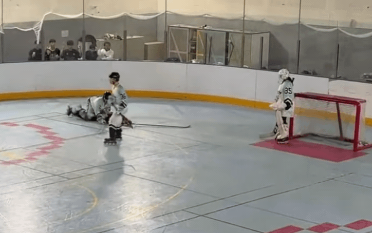 台北市溜冰協會「假日盃曲棍球全國聯賽」決賽發生暴力衝突。（翻攝自黃敬平 臉書）