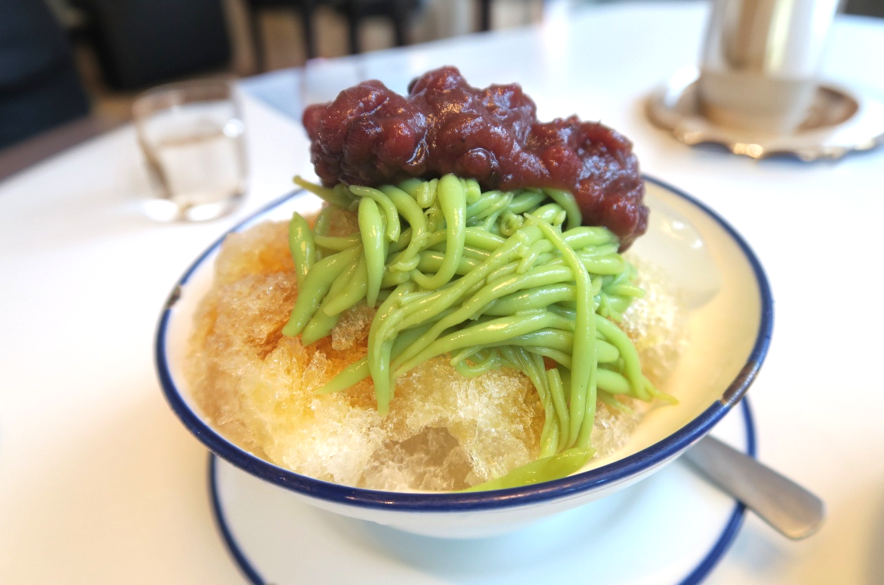 Chatterbox 的招牌「珍多冰Chendol」是東南亞餐飲體驗中的亮點，以濃郁爽口且不太甜的風味為特色，詮釋經典的新加坡風味。（9新元／份，約NT$223）