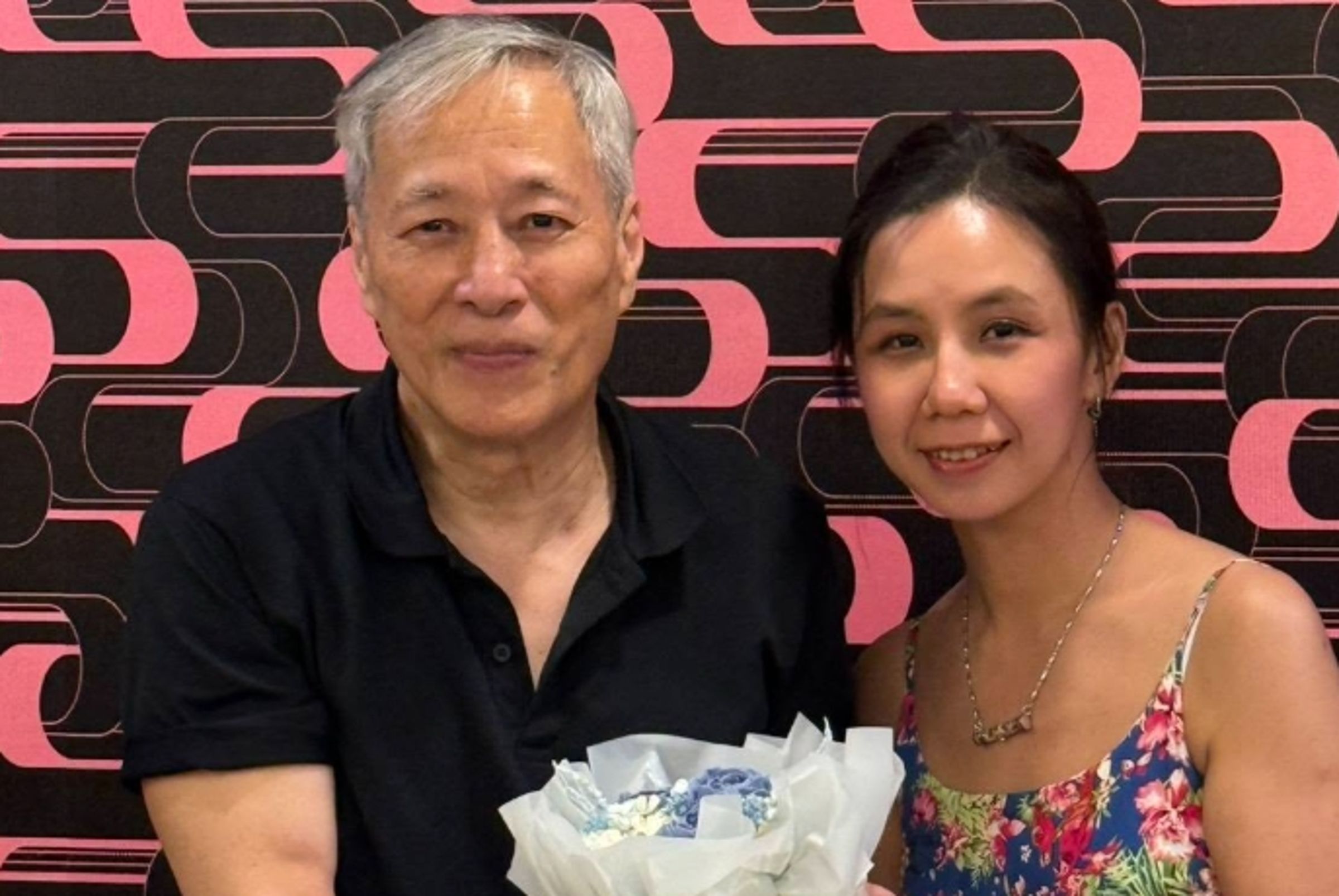 昔日男神姜厚任（左）日前公開與女友陳苡孋（右）的前世今生奇緣，宣稱陳苡孋38年前僅是小學一年級的小粉絲，曾寫明信片寄給姜厚任，如今兩人重逢相戀。（翻攝自姜厚任臉書）