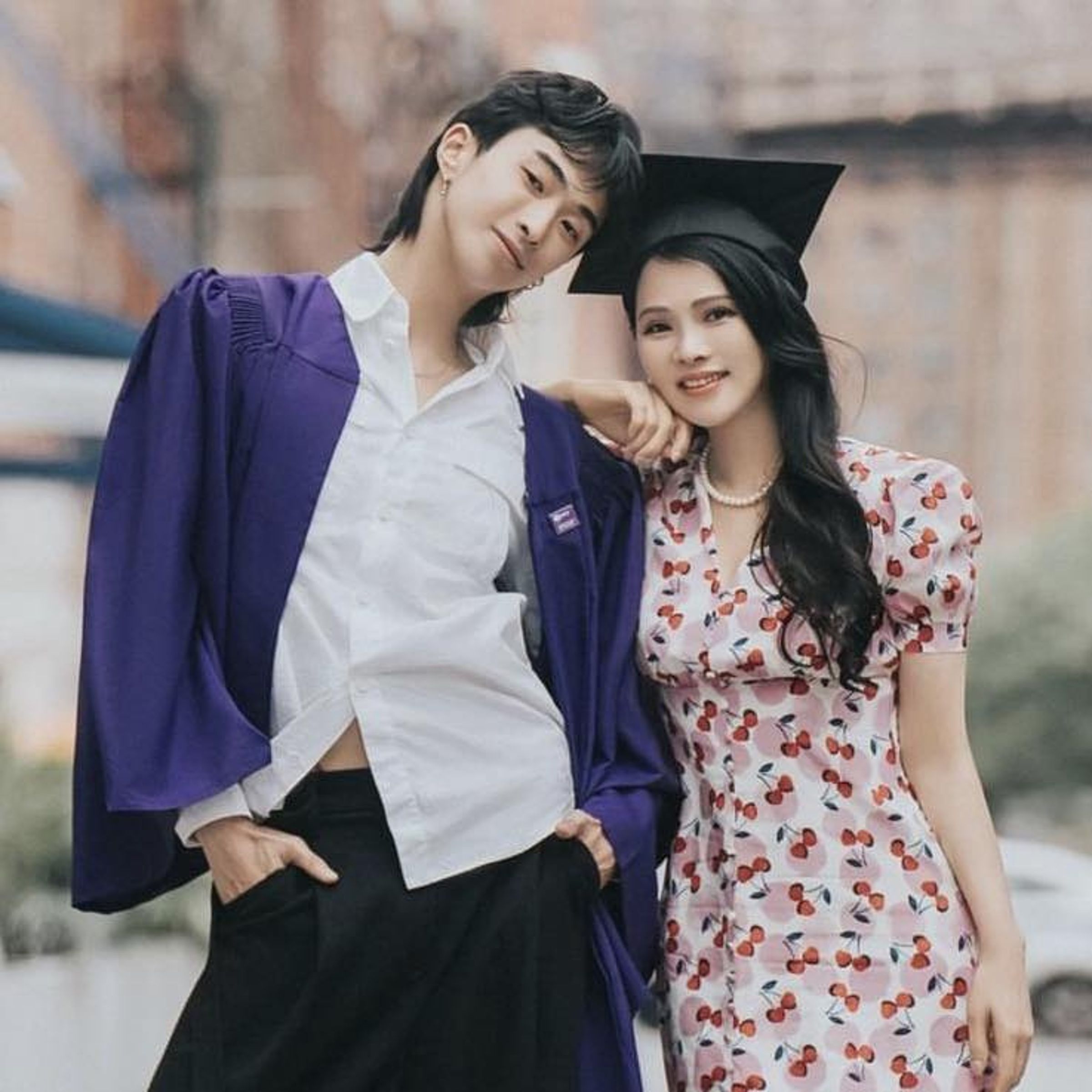 庾恩利還未出道就以女裝掀起話題，媽媽伊能靜非常鼓勵他做自己。（翻攝自庾恩利IG）
