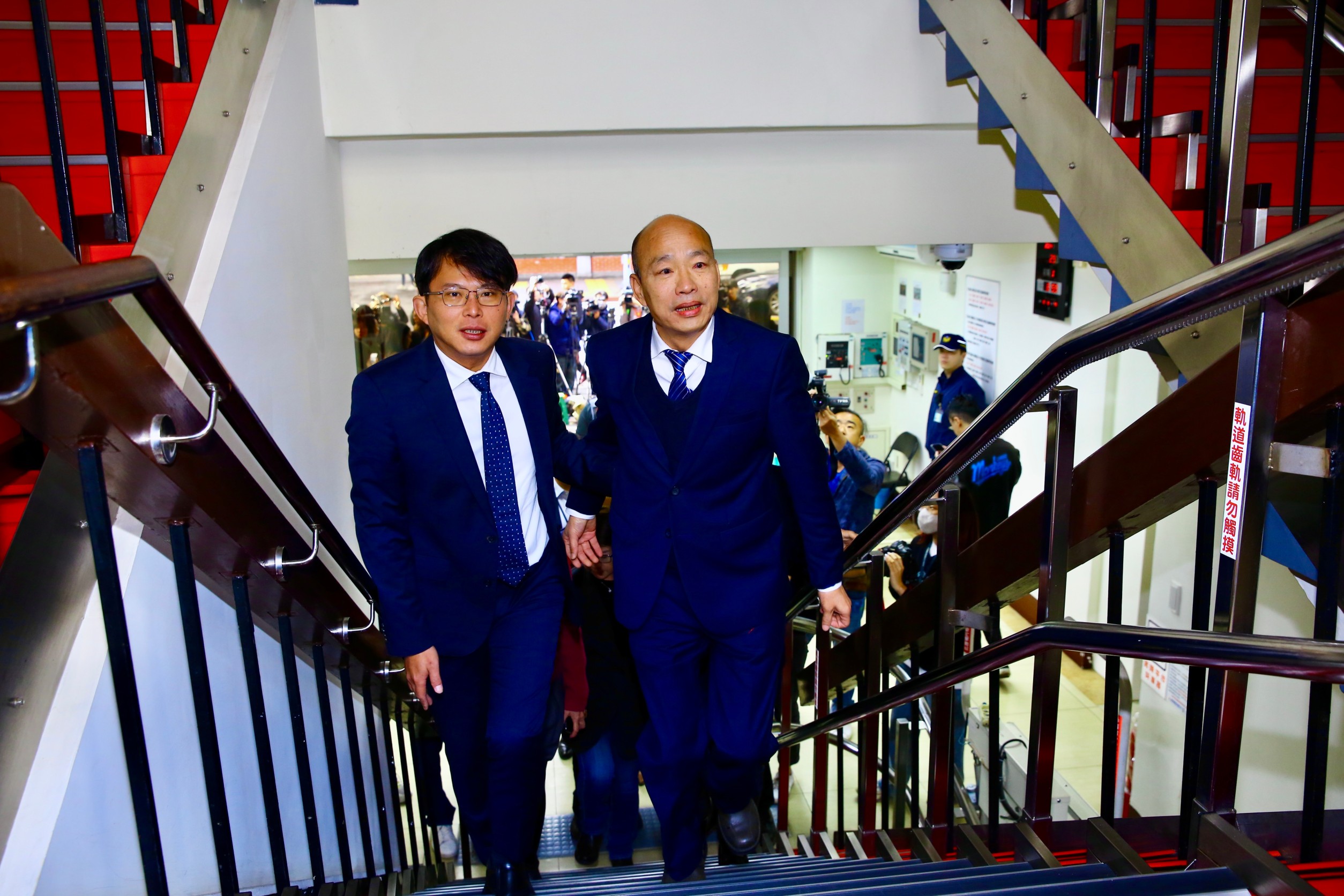 國民黨正副立法院長參選人韓國瑜、江啟臣今天拜會民眾黨團。