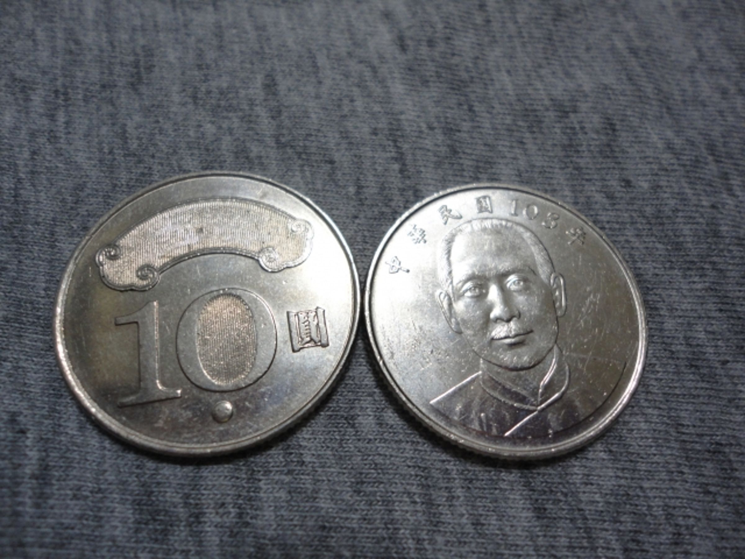 一名大學生窮到身上剩不到50元,求助AI如何撐一週。(示意圖,photoAC)