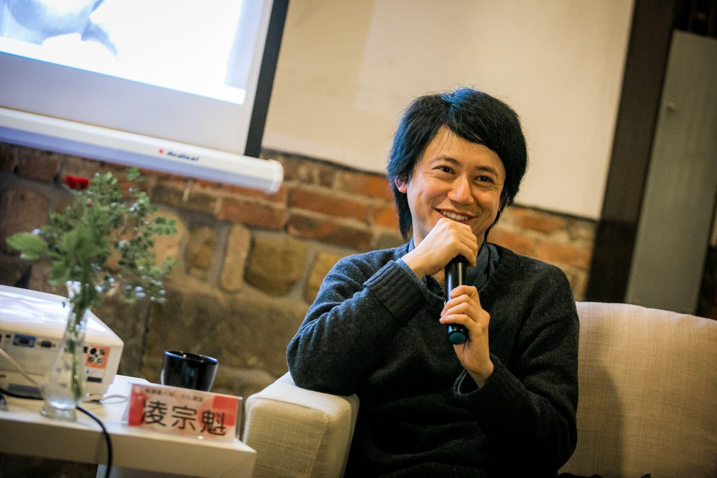 嚴家淦後代遭控占用古蹟，有「文資界傑尼斯」之稱的文資工作者凌宗魁表示不可思議，並喊話賴清德政府。（翻攝城西生活節臉書）