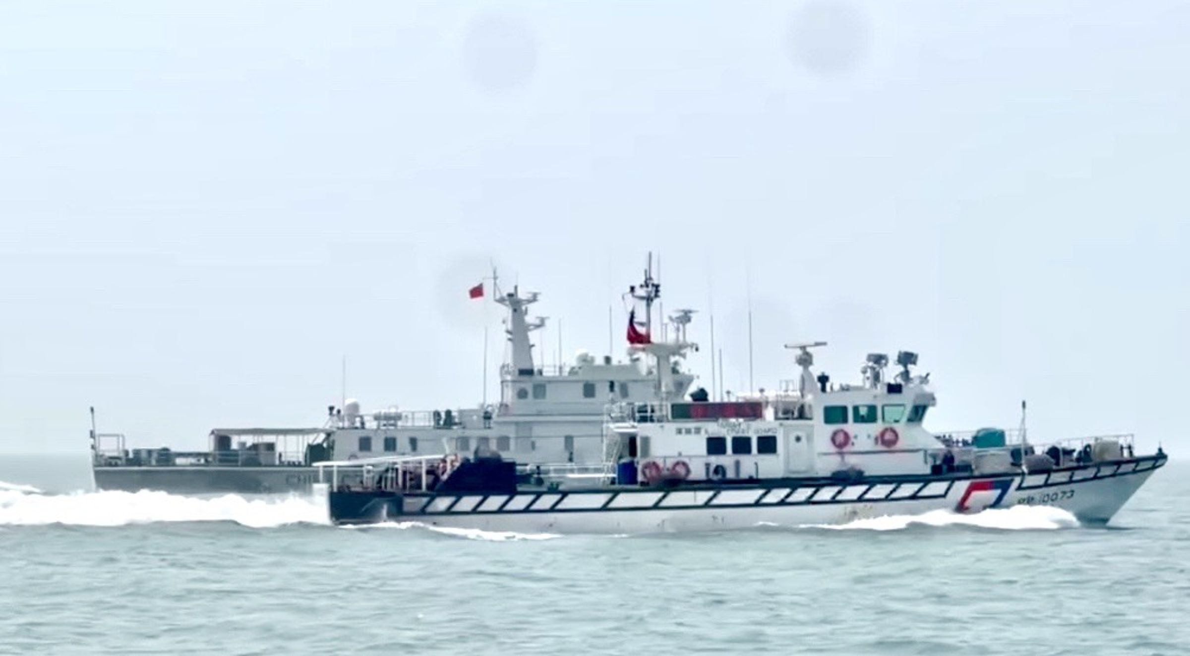 中國海警船「趁濃霧突襲金門」。（翻攝自海巡署官網）
