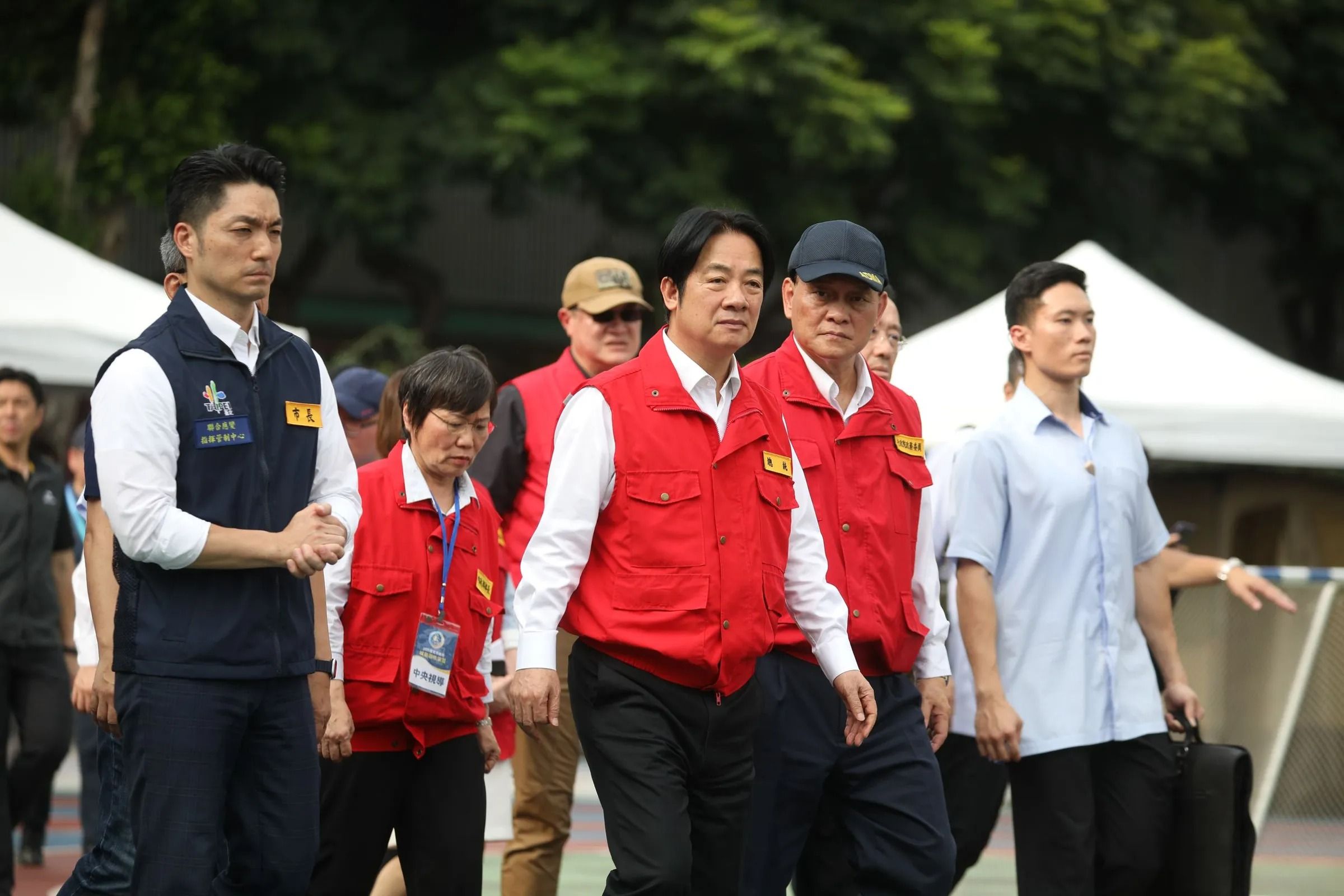 大罷免失敗後，賴清德總統面臨極大的執政危機，圖為在大罷免投票前不久，賴清德視察全民防韌動員演習。（鏡報鄒保祥）