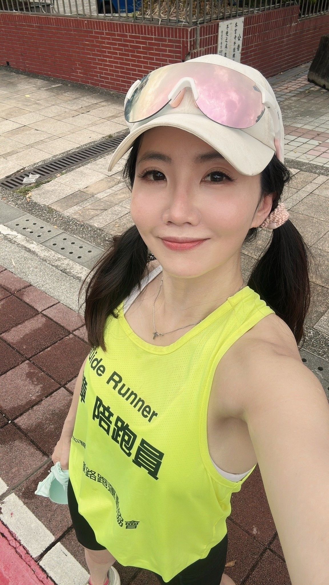 謝忻曾因外景受傷延誤就醫還得清創。(翻攝謝忻臉書)