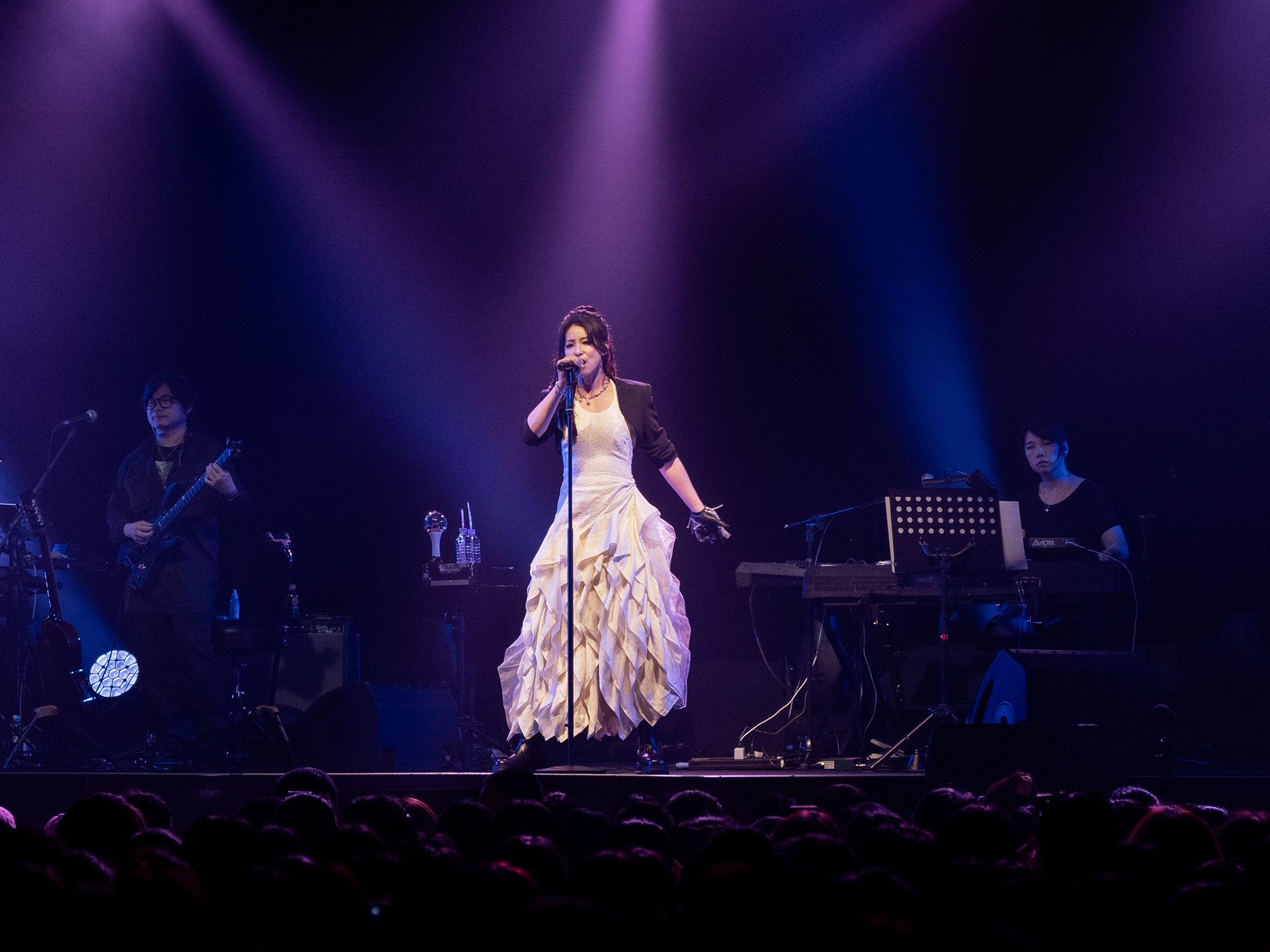 賴雅妍以〈Flow〉揭開演唱會序幕。（圖／寬宏藝術提供）