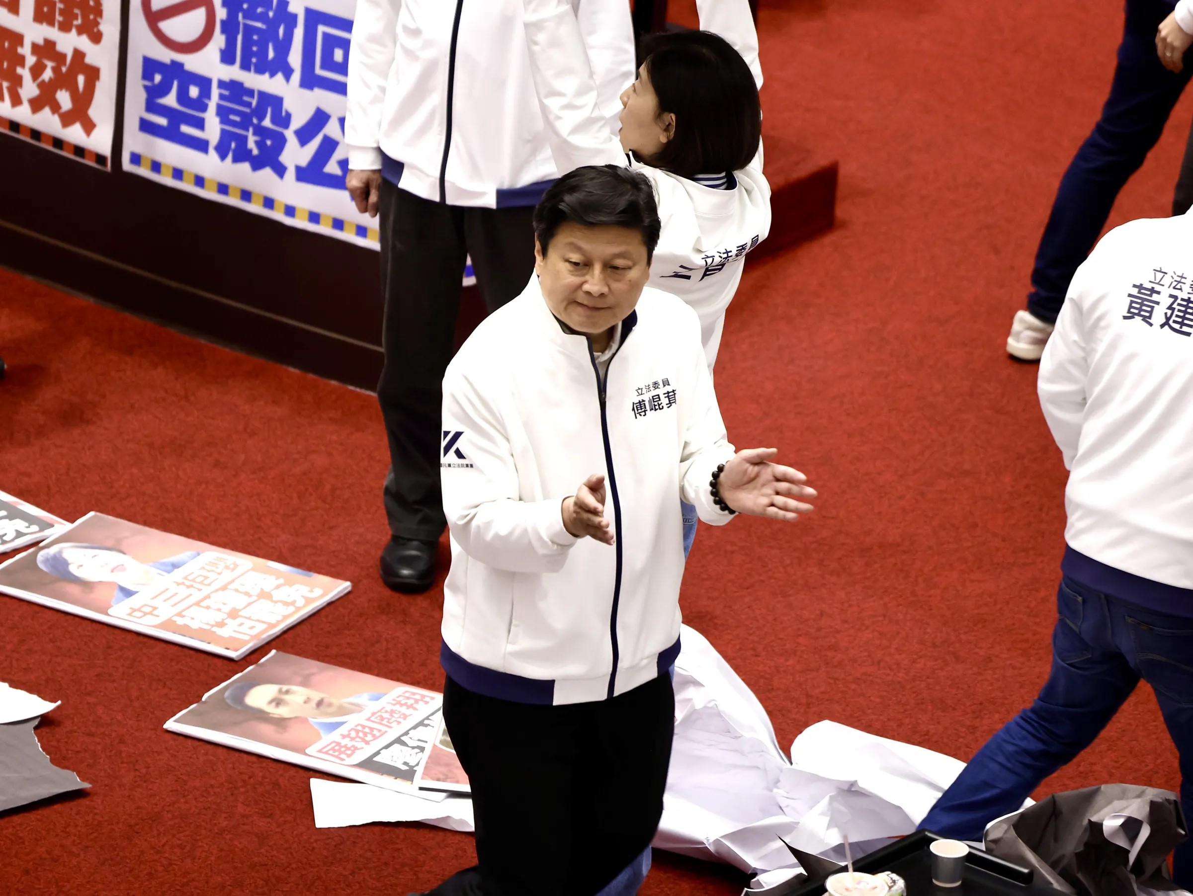 傅崐萁與對岸關係良好，花蓮地方人士質疑他採用類似共產黨的手法在基層綁樁。（資料照片／鏡週刊提供）