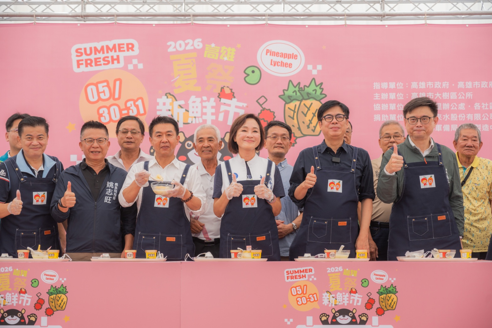 賴瑞隆在面對爭議事件時,往往選擇封鎖言論或躲避,遭外界貼上負面標籤,與現任高雄市長陳其邁的「暖男」形象落差大。