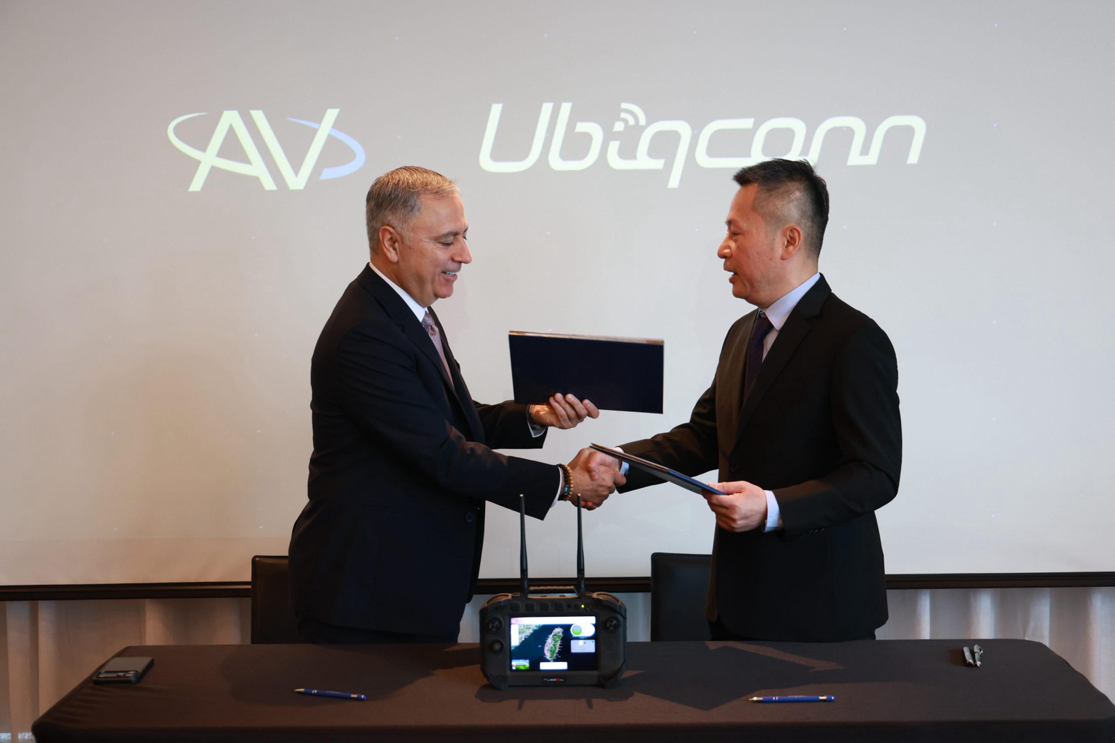 攸泰科技攜手AeroVironment推動新世代通用控制器生態系 深化無人機系統跨平台整合與防衛應用