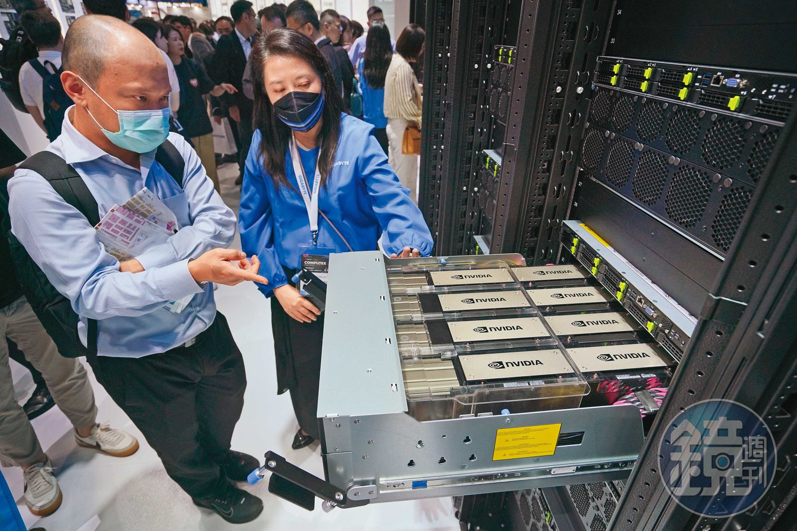 現在的AI伺服器機櫃要求輕薄、滑順、散熱佳，更看重承重安全