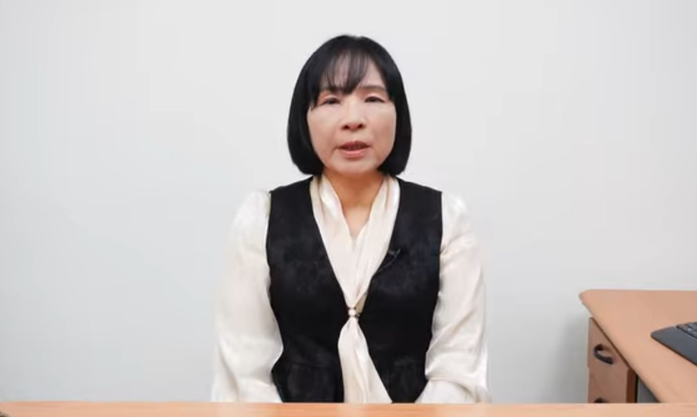 鄭淑心強調,她出來爆料是為了讓大家知道「史上最大政治詐騙犯柯文哲的真面目。」(翻攝自鄭淑心臉書)