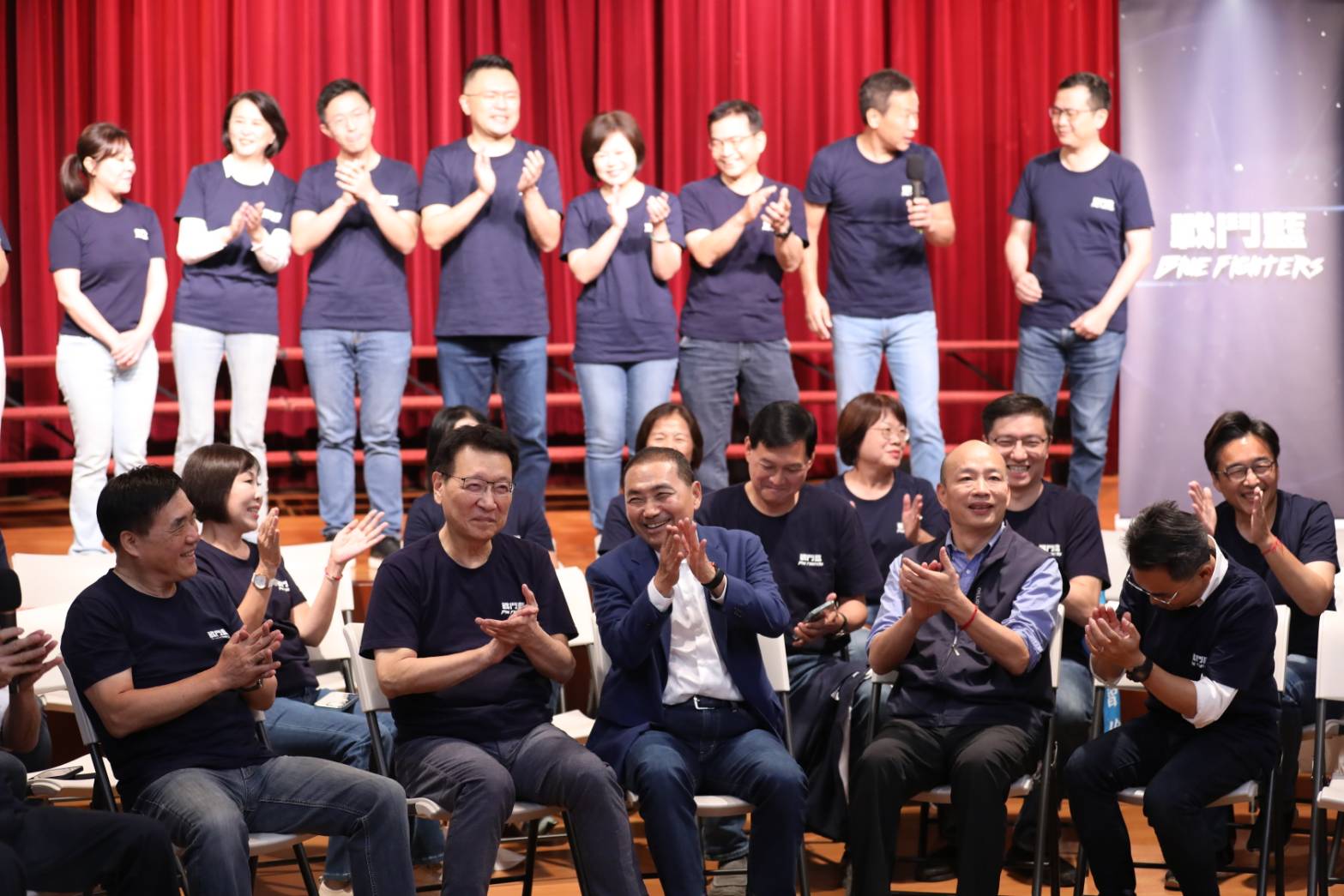 韓國瑜會前被問到是否進入不分區時，回應「通通沒有談到。」