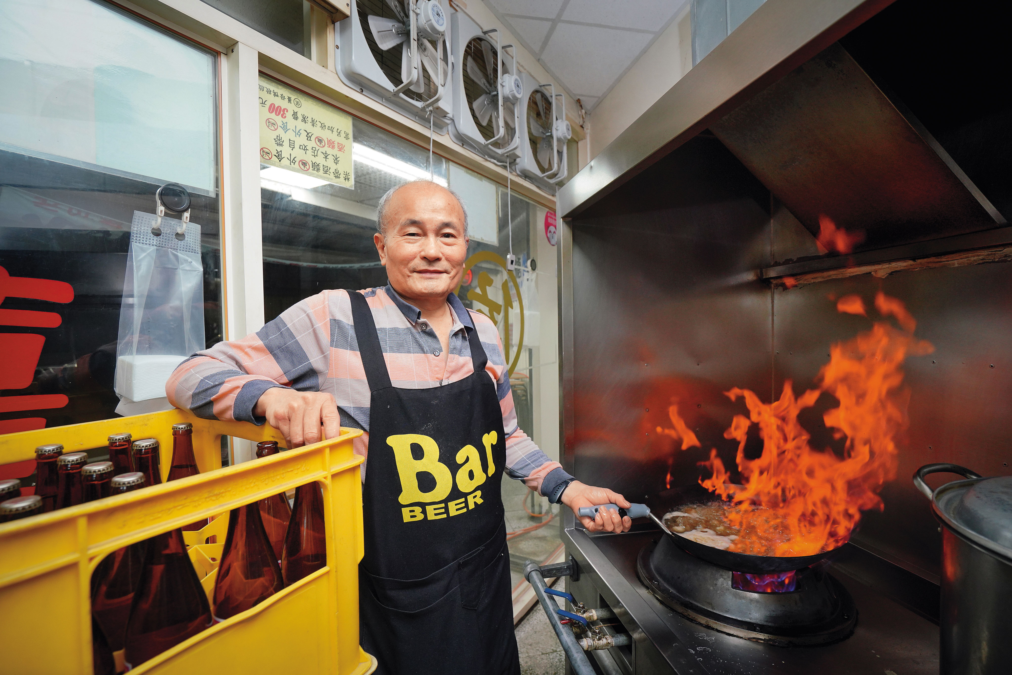 雲林農家出身的侯翔笙，為幫離鄉打拚的人補身，開店賣薑母鴨。他堅持全米酒不加一滴水，再加入麻油爆香的老薑，純正口味讓侯薑母鴨屹立不搖44年。