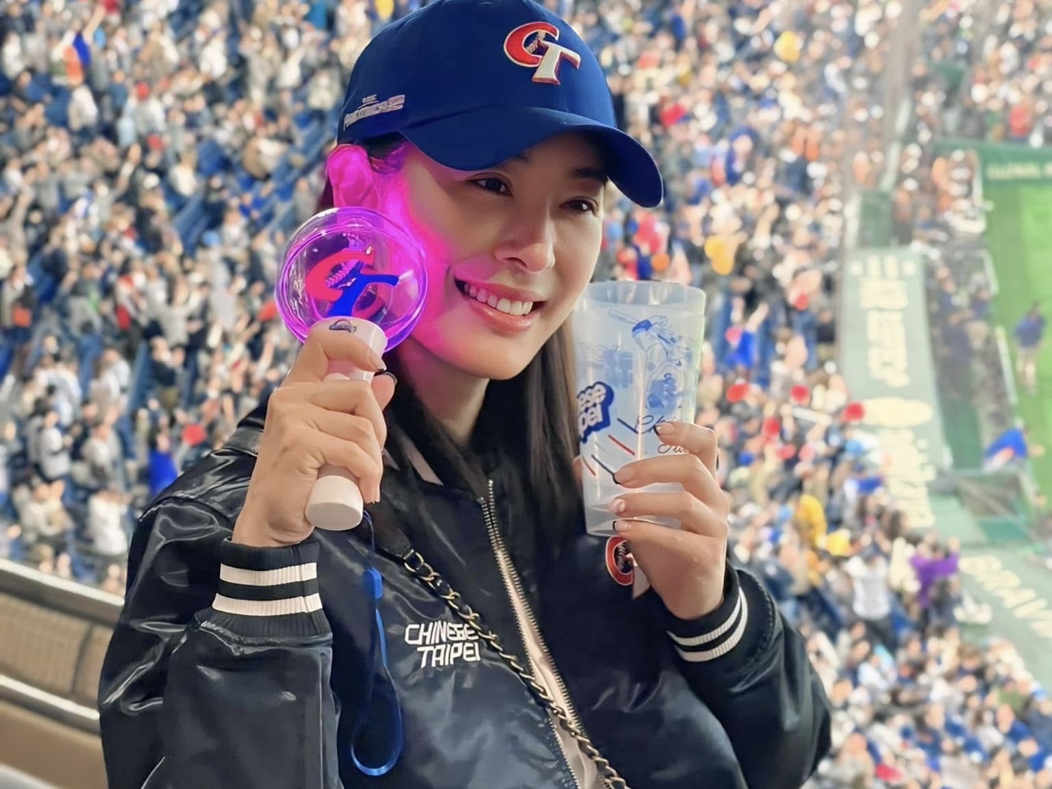 賈永婕預告將開直播面對爭議。（翻攝臉書）