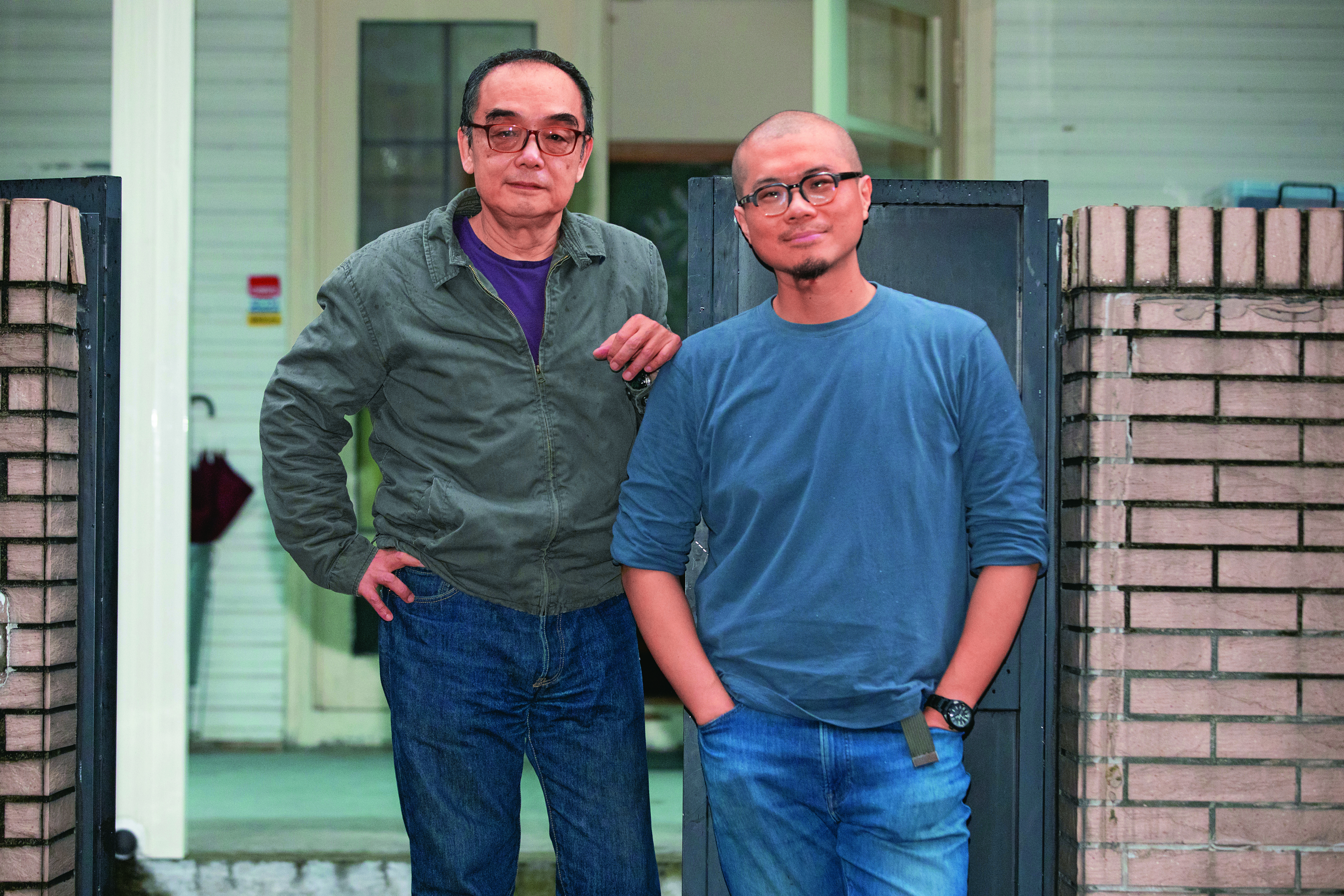 監製易智言（左）在曹仕翰（右）編導首部電影《南方時光》時提供許多建議。