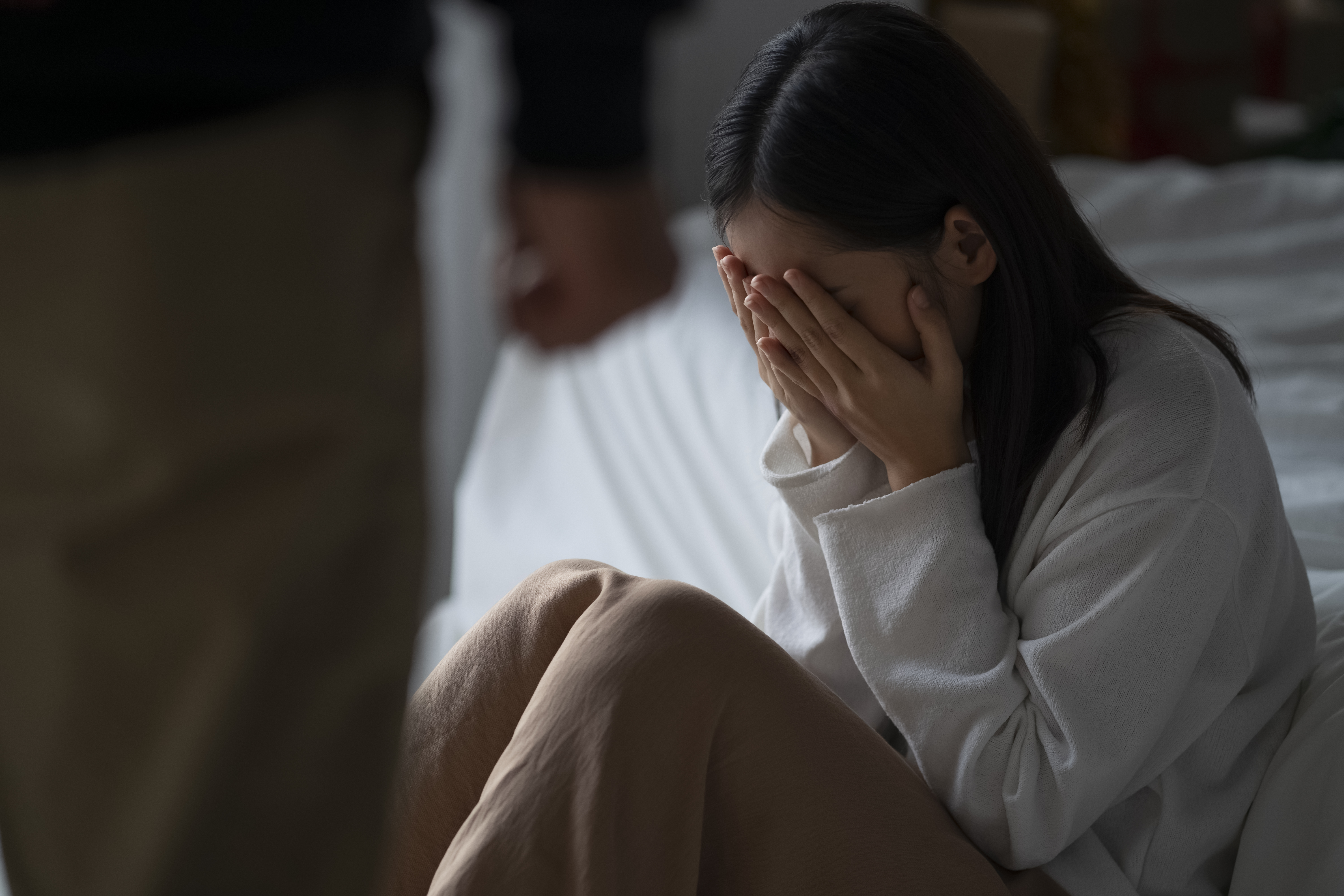 一名人妻長期遭丈夫家暴、性侵，不堪虐待要求離婚。（示意圖，xframe）