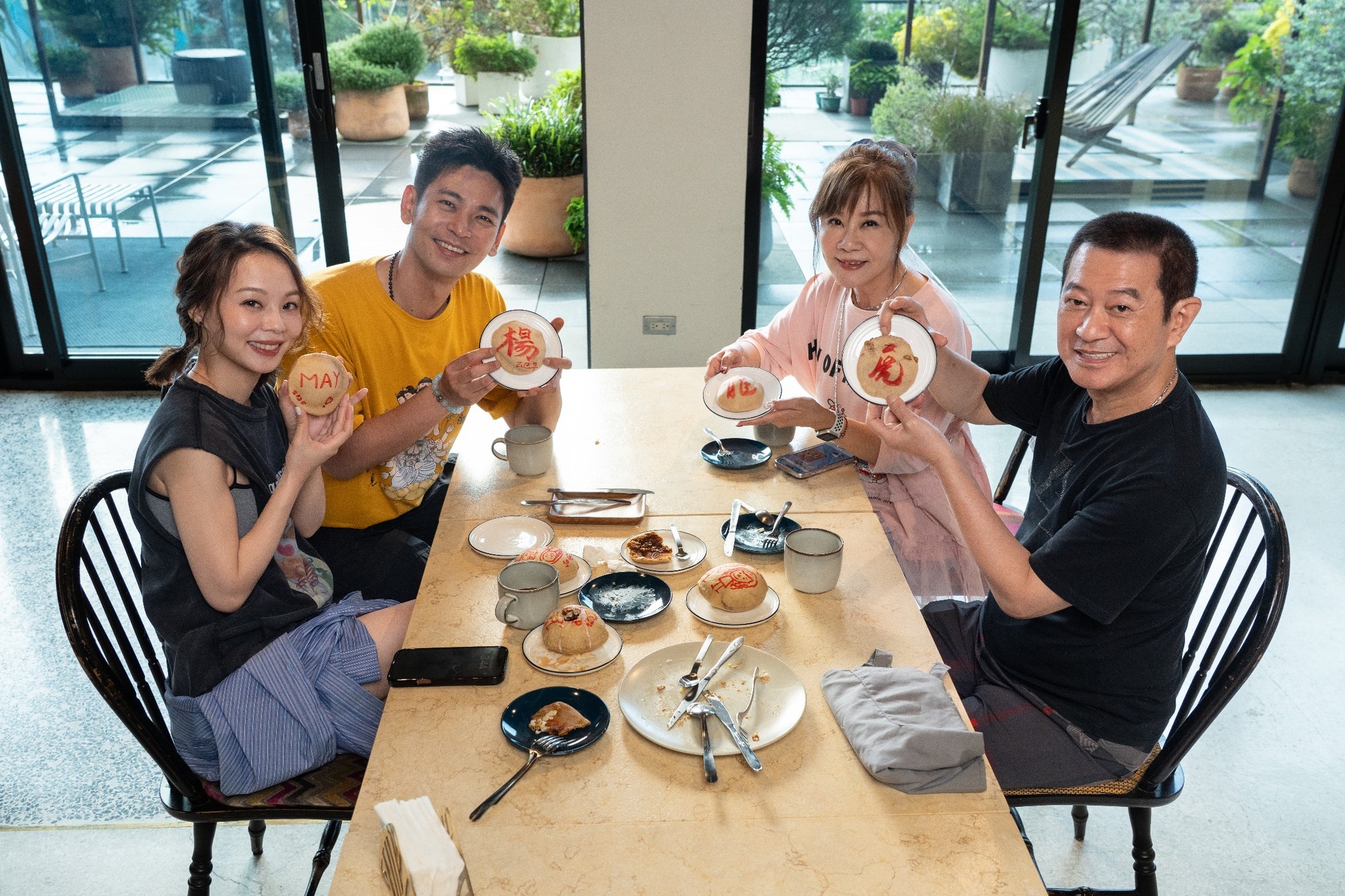 蔡小虎與龍千玉、孫淑媚、楊子儀一起《花甲少年趣旅行》。（翻攝蔡小虎國際粉絲團臉書）