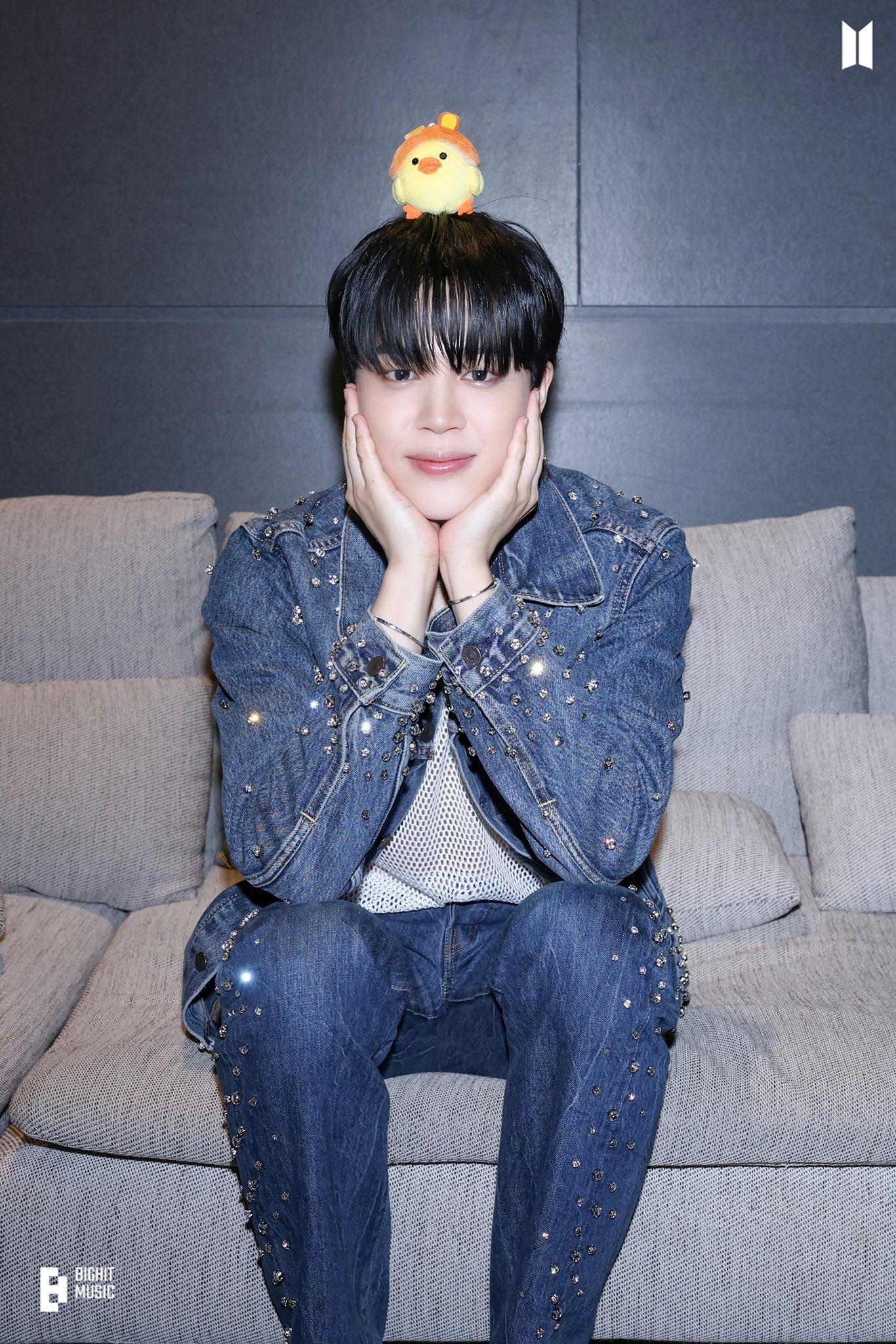李陳鎬向BTS防彈少年團智旻借了1億韓元未還，傳智旻還好心地說：「10年內還就好。」（翻攝BTS X）