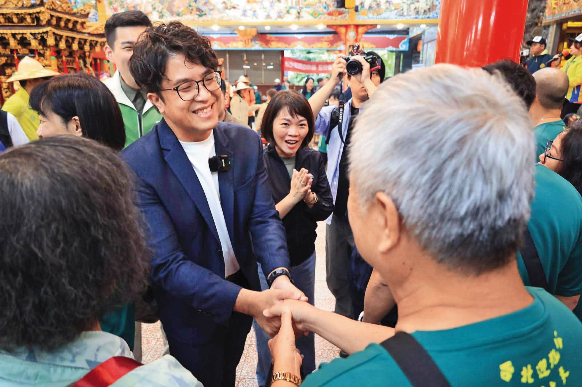 盛傳民進黨將推出沈伯洋參選台北市長,他近來剪短頭髮,成功創造話題。(翻攝沈伯洋臉書)