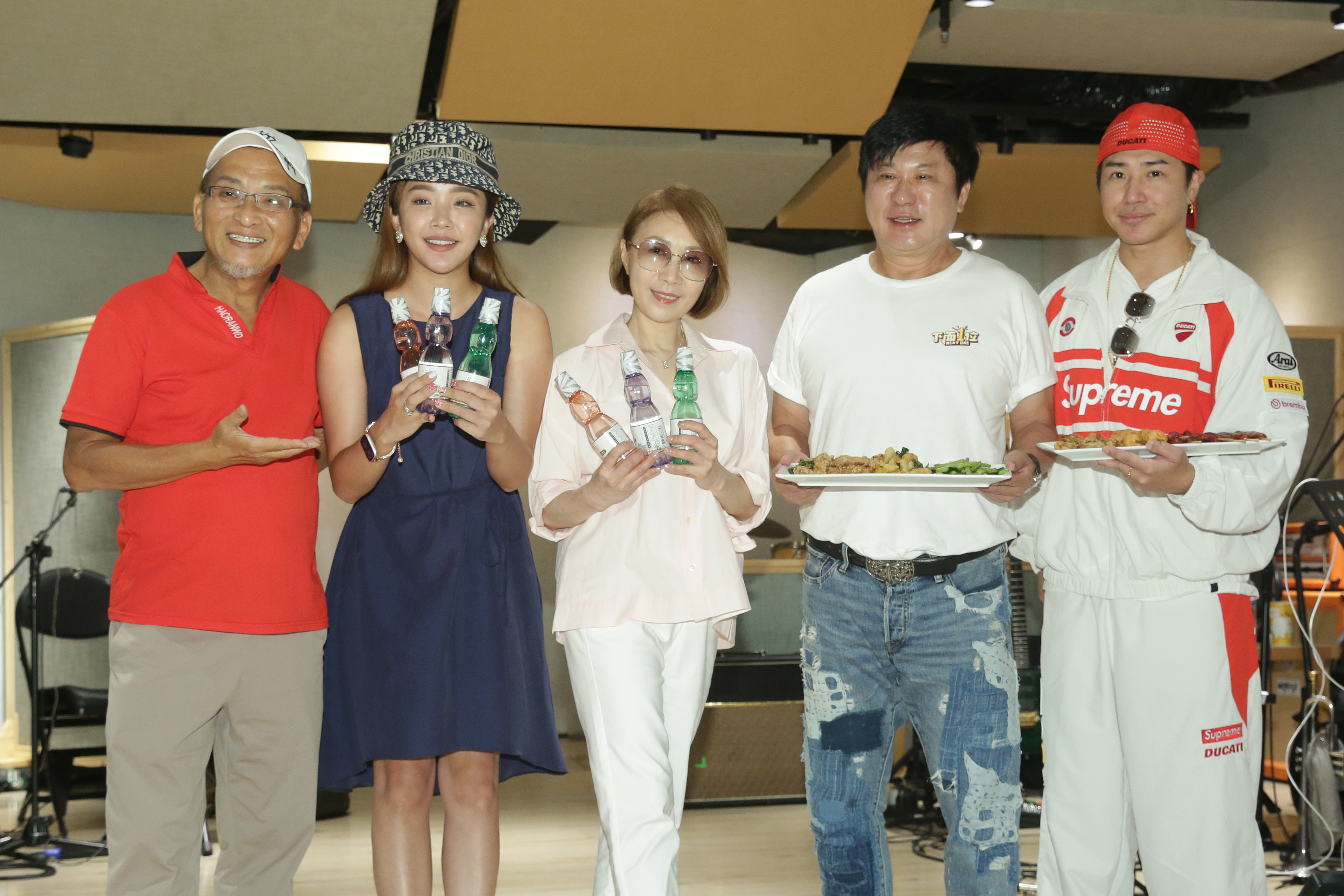 胡瓜、李翊君、歐漢聲及賴慧如今（18日）為《 2024真愛秀．藍寶石大歌廳》首度彩排。