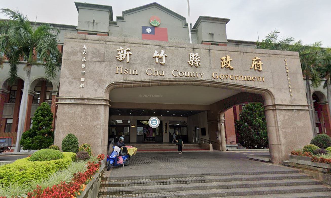 竹北某幼兒園「女童溺斃生態池」，對此，新竹縣府也回應了。（翻攝自Google Maps）