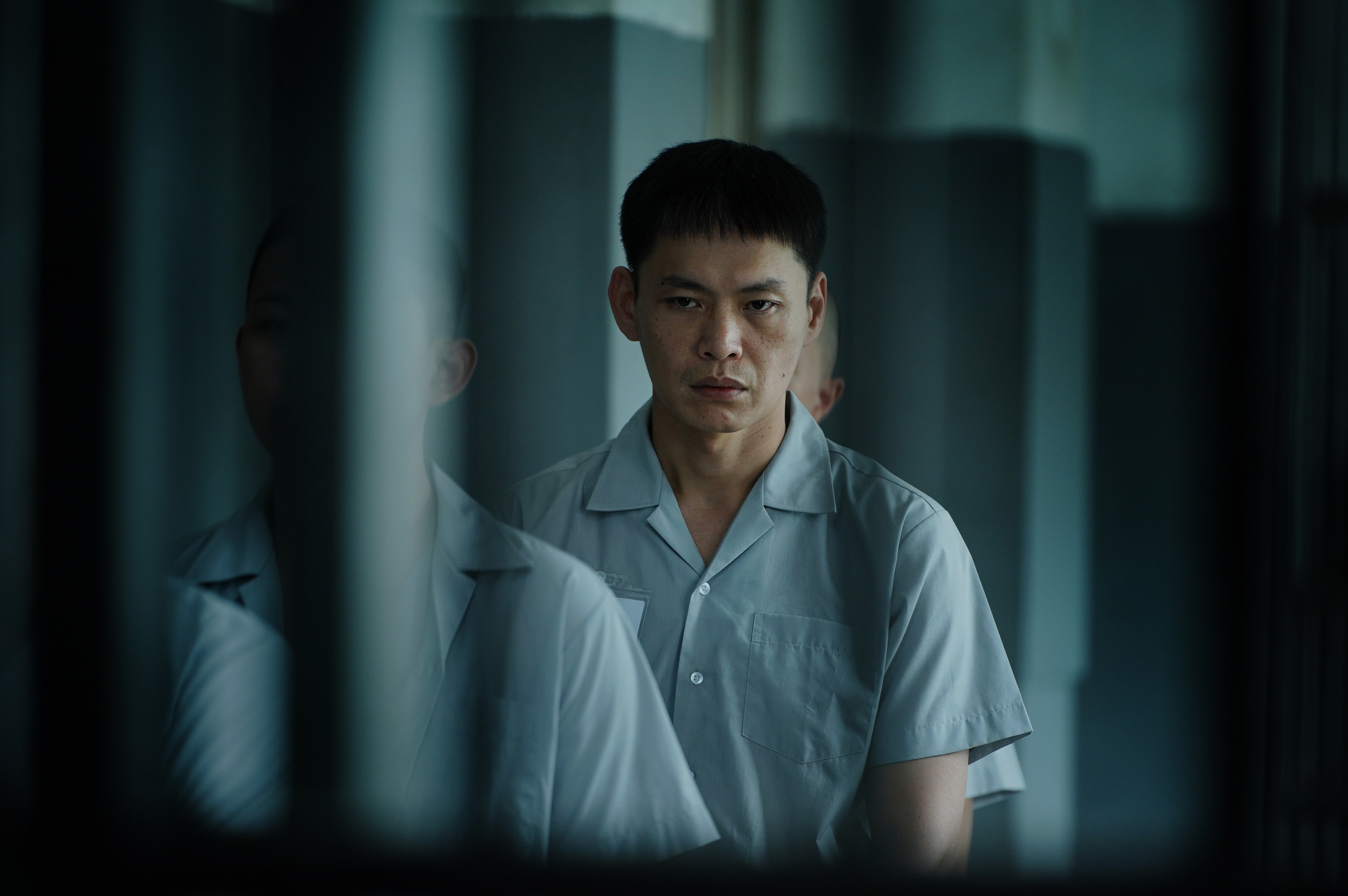 黃鐙輝劇中被冤入獄。（公視台語台、華視提供）