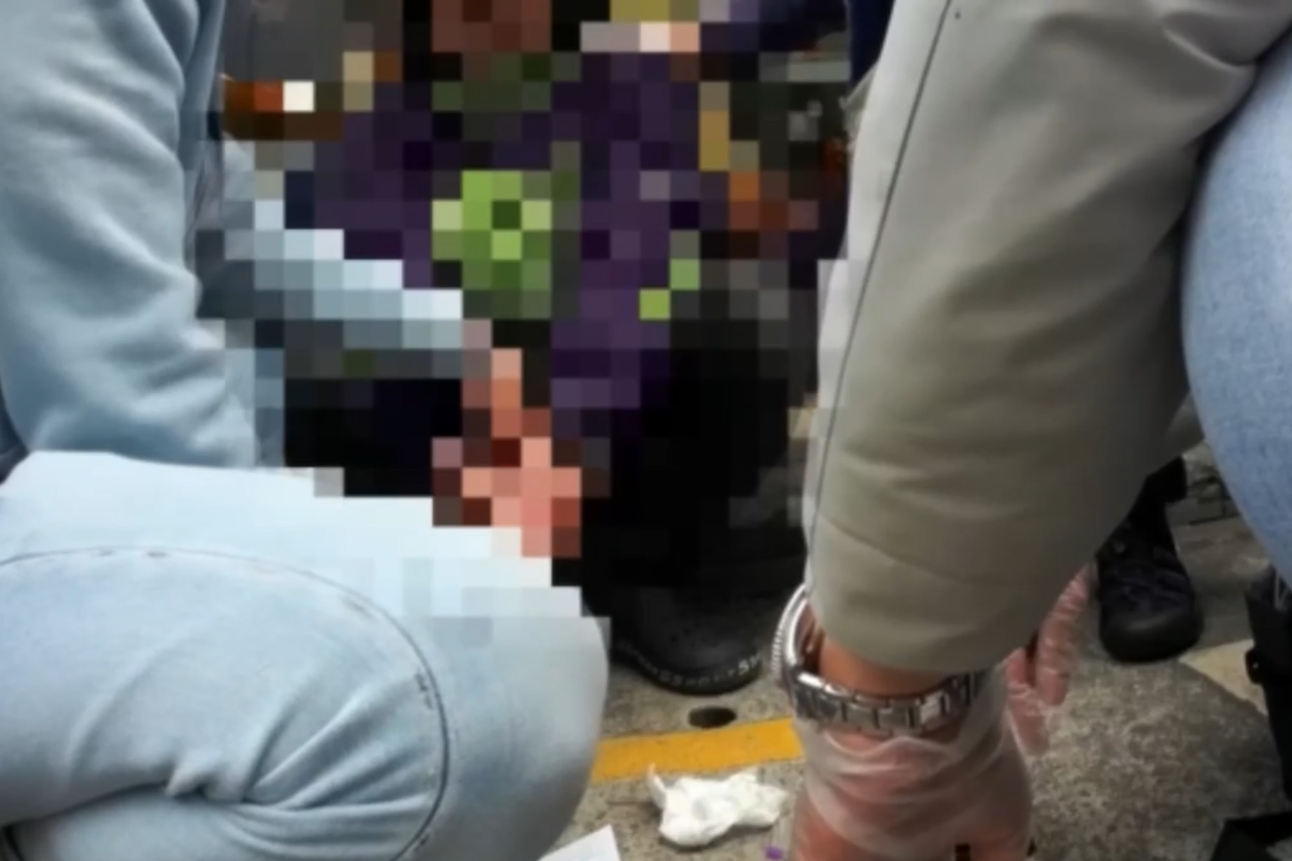 警方接獲早餐店報案後，逮捕郭男並查扣相關毒品。（翻攝畫面）