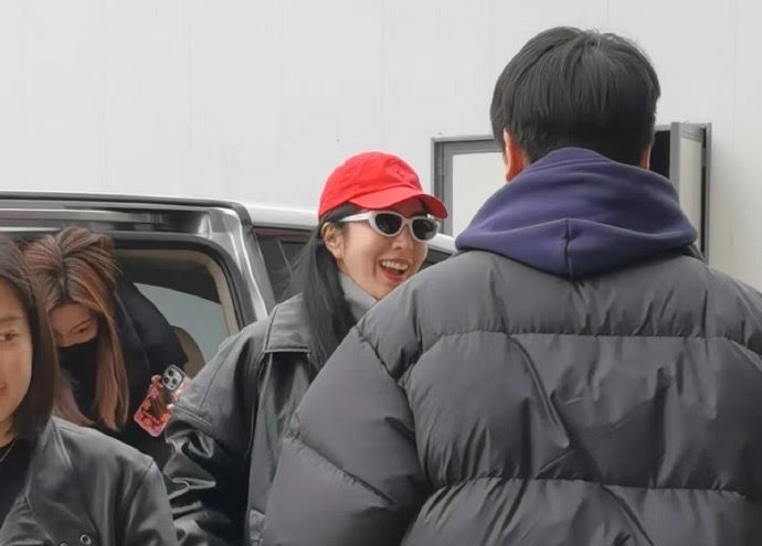 楊謹華已抵達湖南長沙準備《乘風2024》的錄製。（翻攝自微博）