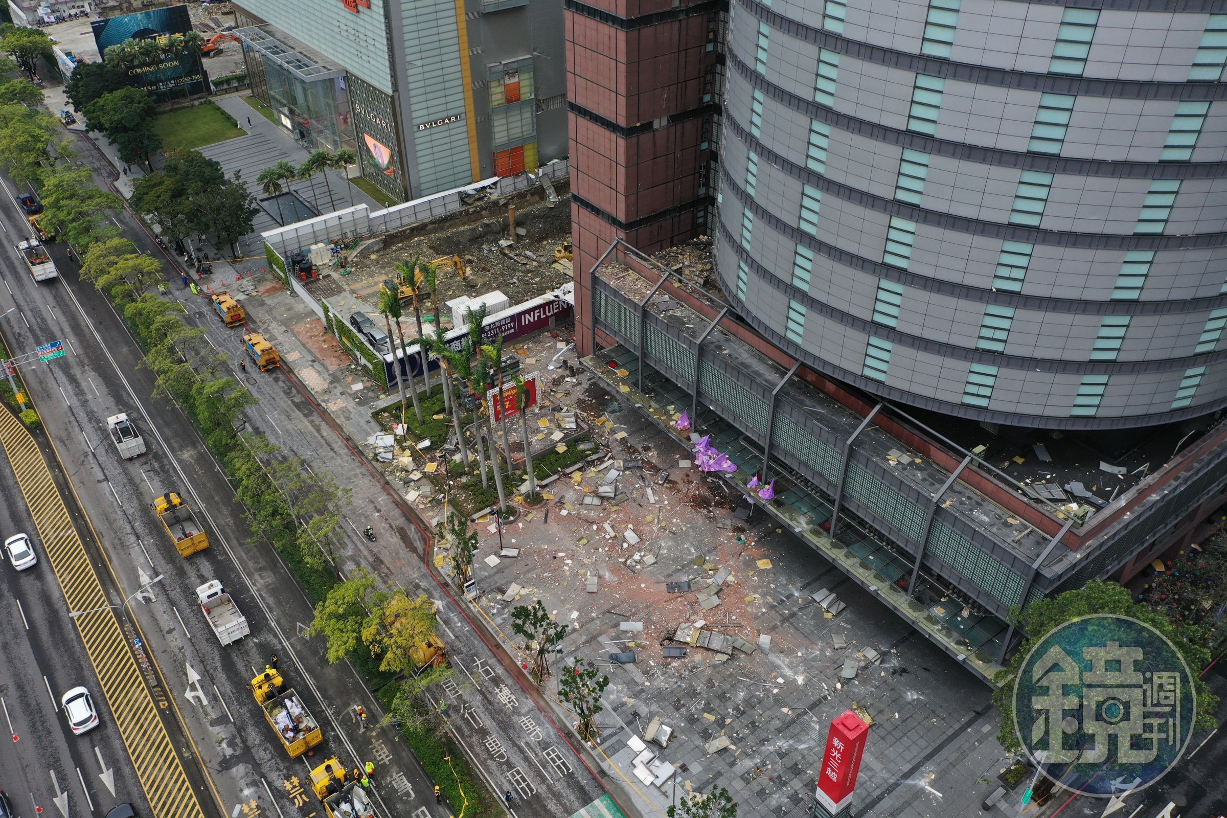 新光三越台中中港店12樓美食街13日發生嚴重氣爆,釀成4死逾30傷悲劇。