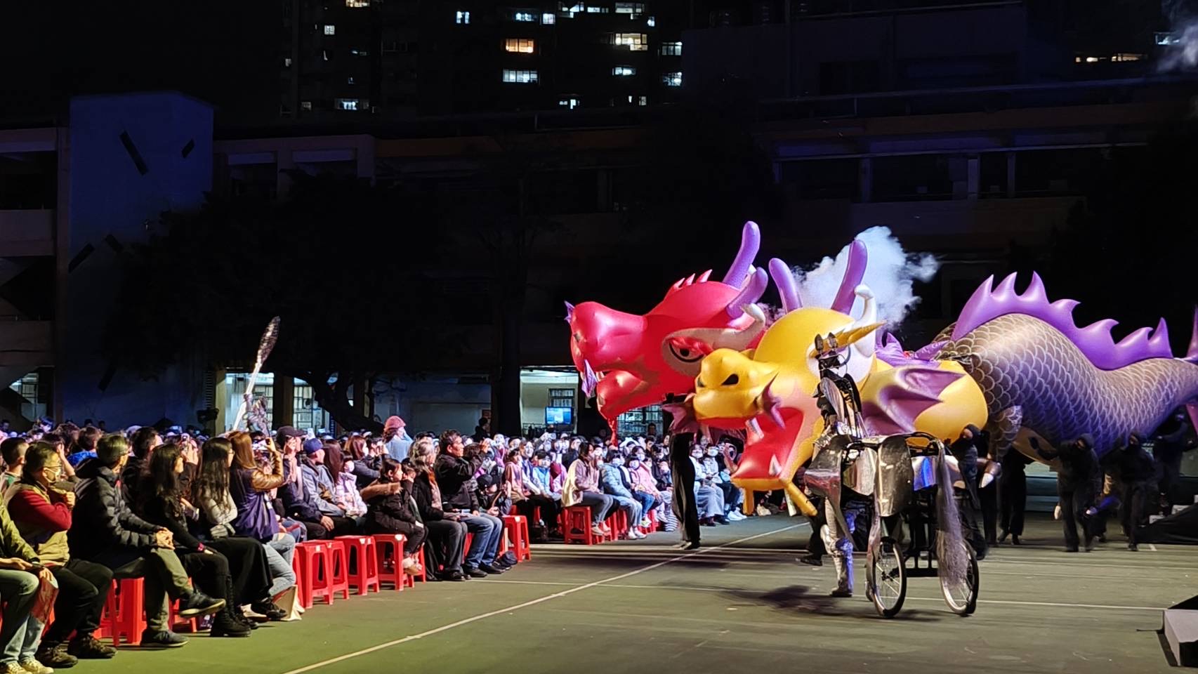 「紙風車368鄉鎮市區兒童藝術工程-永續啟航」週日在桃園八德大成國小登場，吸引3,000名觀眾參與。（紙風車文教基金會提供）