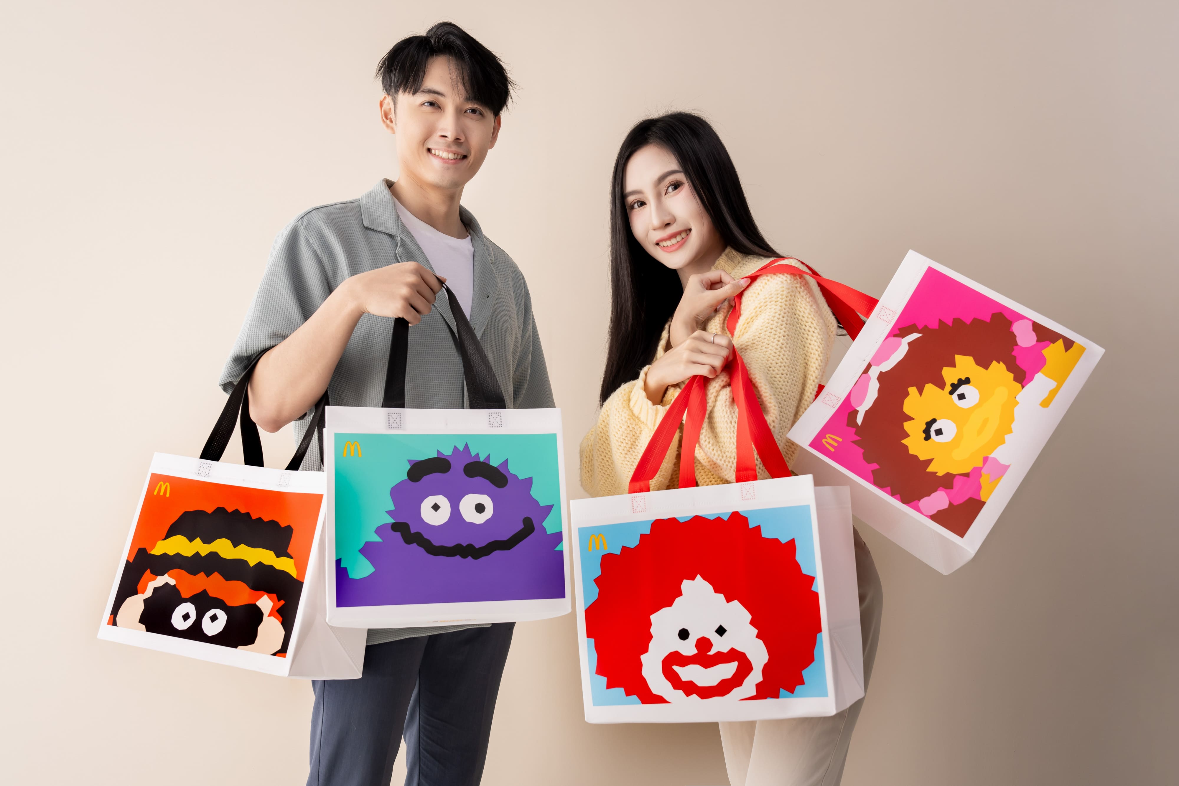 「麥當勞叔叔與好朋友們 抖陣一起」 購物袋由100%回收塑料製作而成
