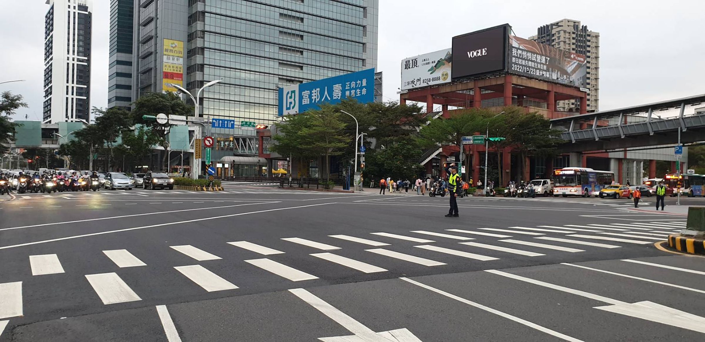 2023新北歡樂耶誕城將於11月17日開城,至2024年1月1日止。(新北市警局提供)