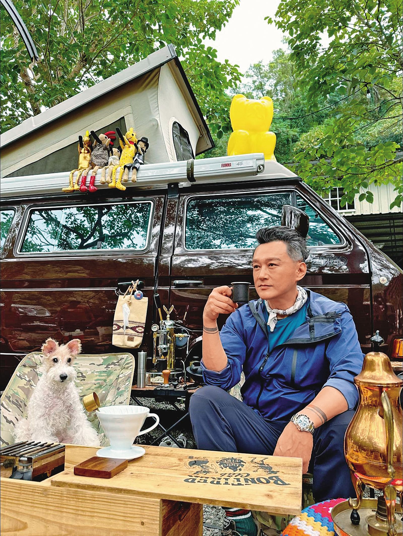 何篤霖早就提前預習退休生活，經常開著露營車四處遊覽。（翻攝自何篤霖臉書）