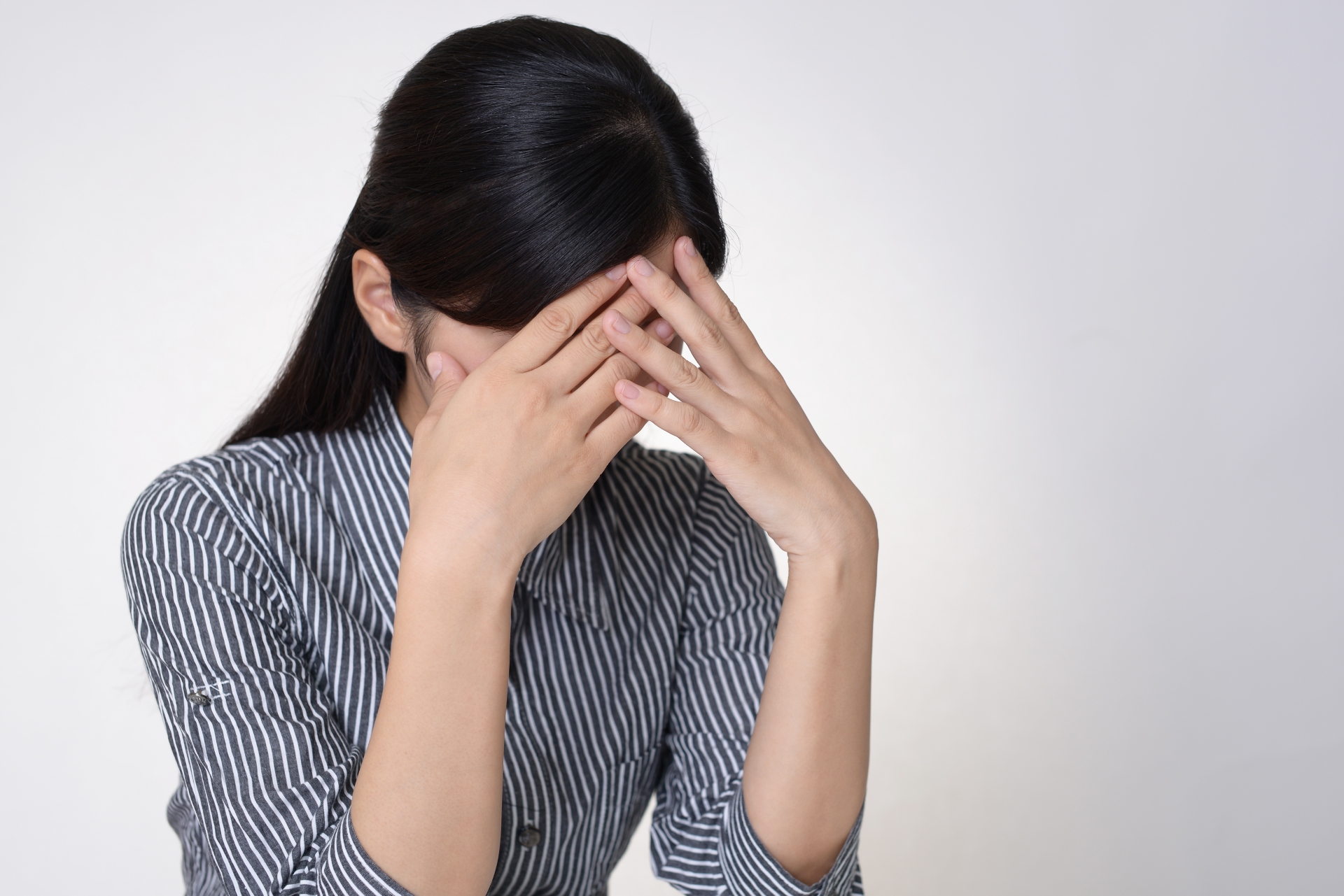 一名女網友長期負擔父母住家的房貸，但跟父母同住的哥哥一家人卻反而不分擔相關開銷。（示意圖，photoAC）