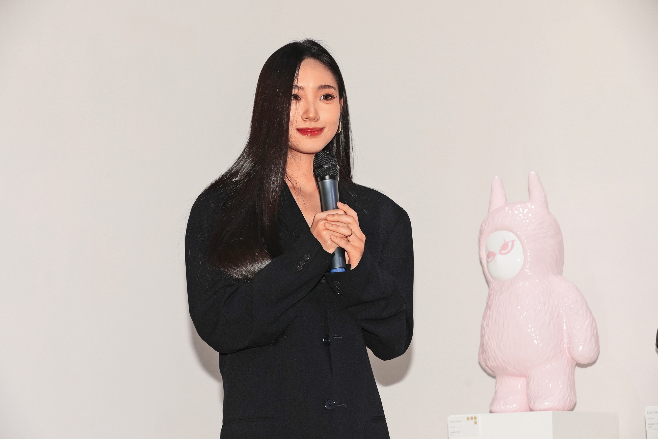 Lily許韶恩有顏值又有才華，小編想連人帶作品一起打包，可以嗎？