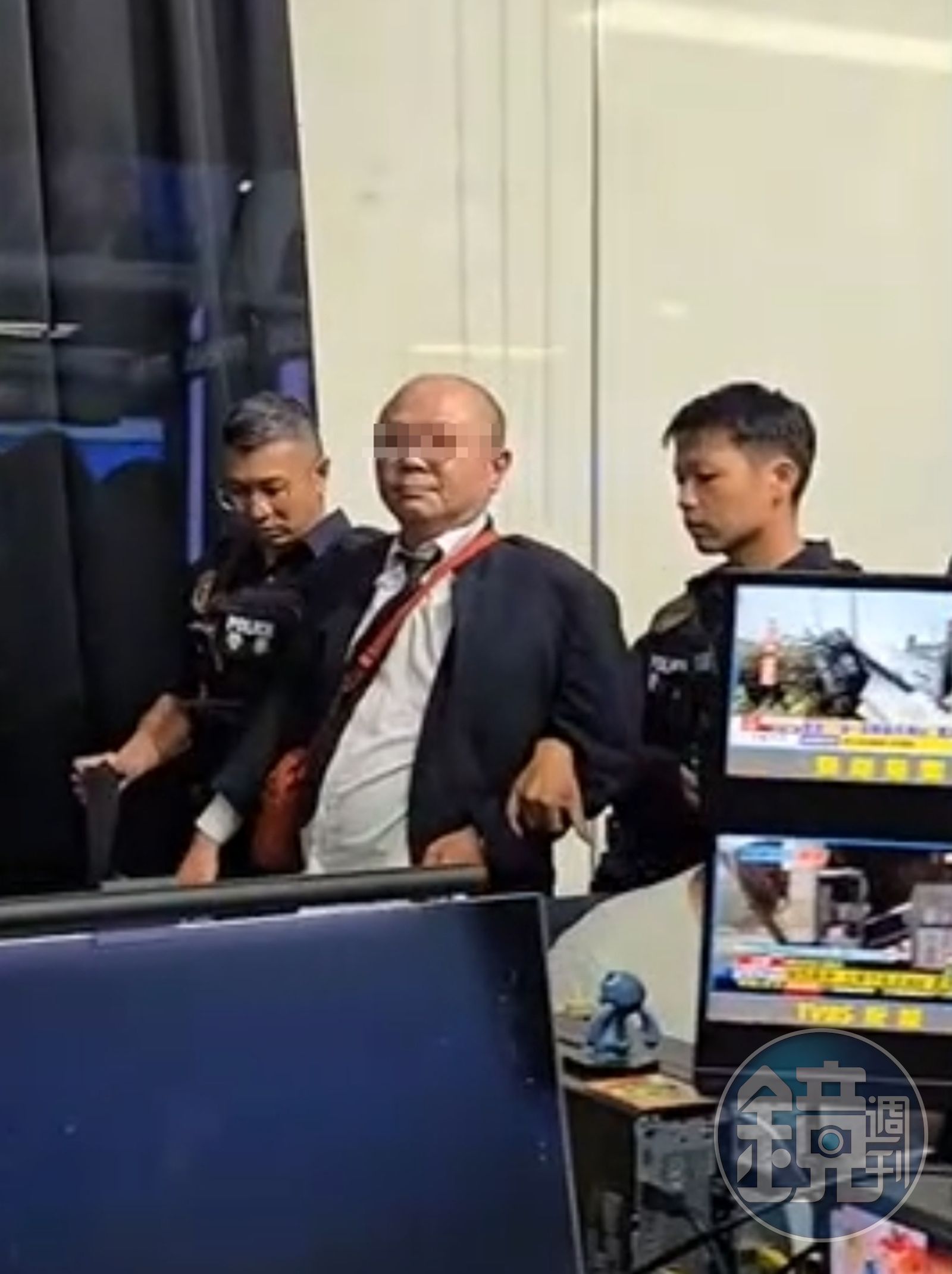 呂姓男子聲稱要討百萬美元的「版權費」,竟闖進電視台。(翻攝畫面)