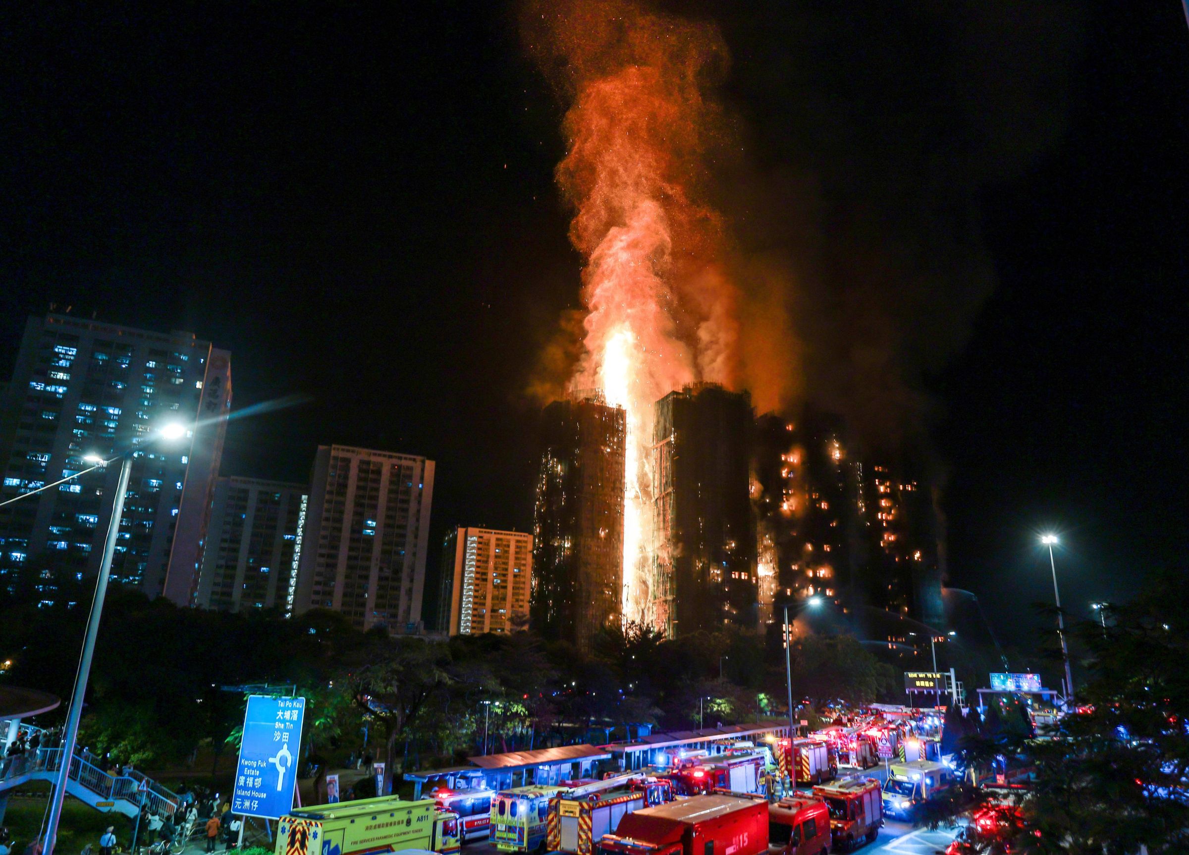 香港宏福苑大火已釀至少44死。(翻攝新華社微博)