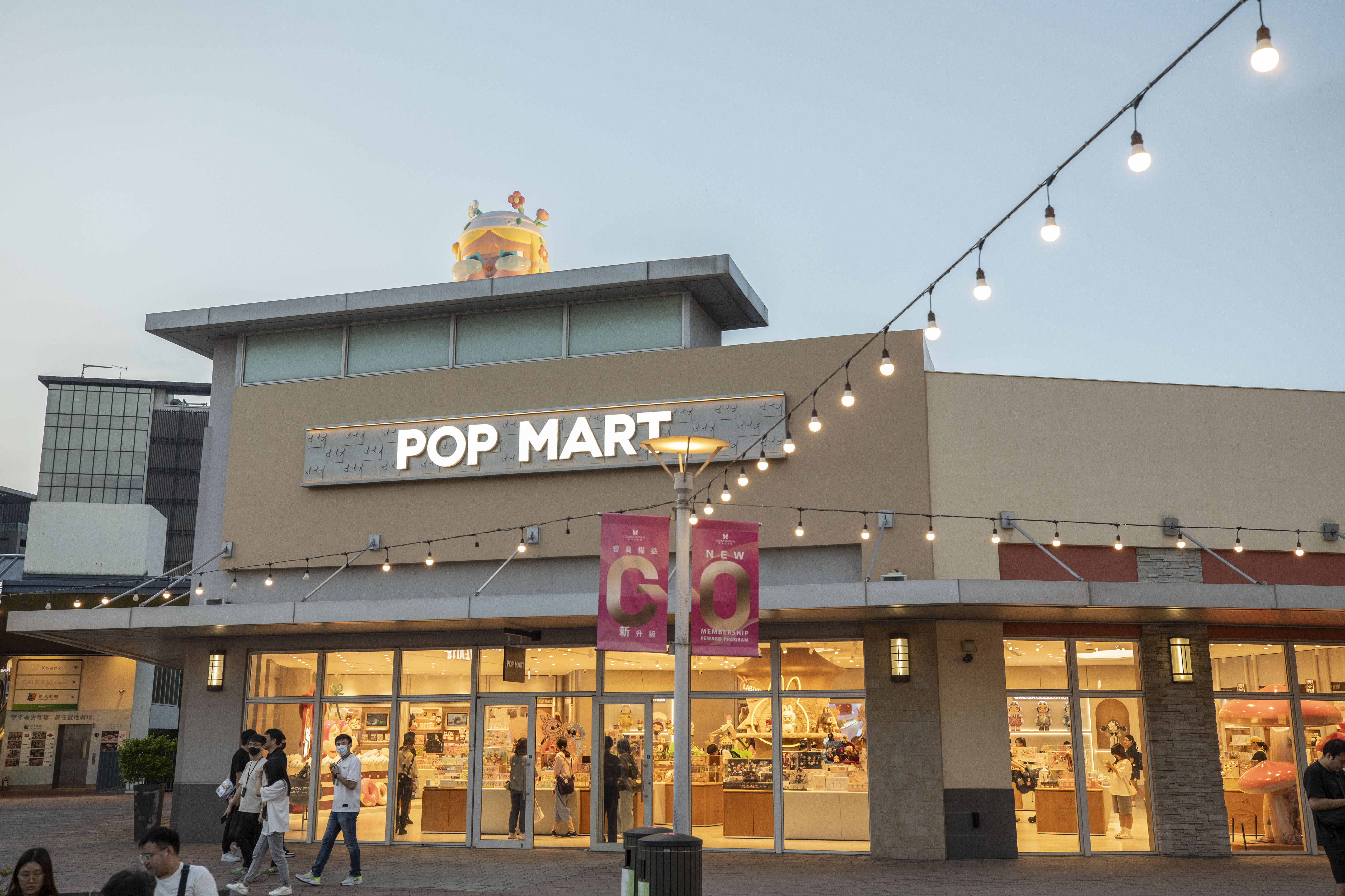 引進全台最大坪數的知名品牌POP MART與獨特店，正是希望增加Outlet品牌多樣性。