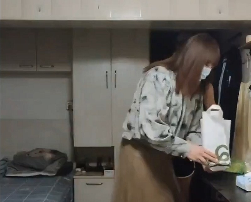 南京阿紅事件引發各國網友熱議，不少人也開始發揮創意惡搞。（翻攝網路）