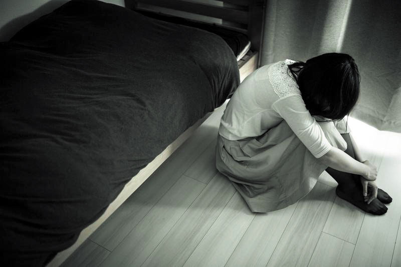 T女接受本刊採訪呼籲，願出面受訪是希望民眾善心不要再被裘振宇利用。示意圖，非當事人。（pakutaso）