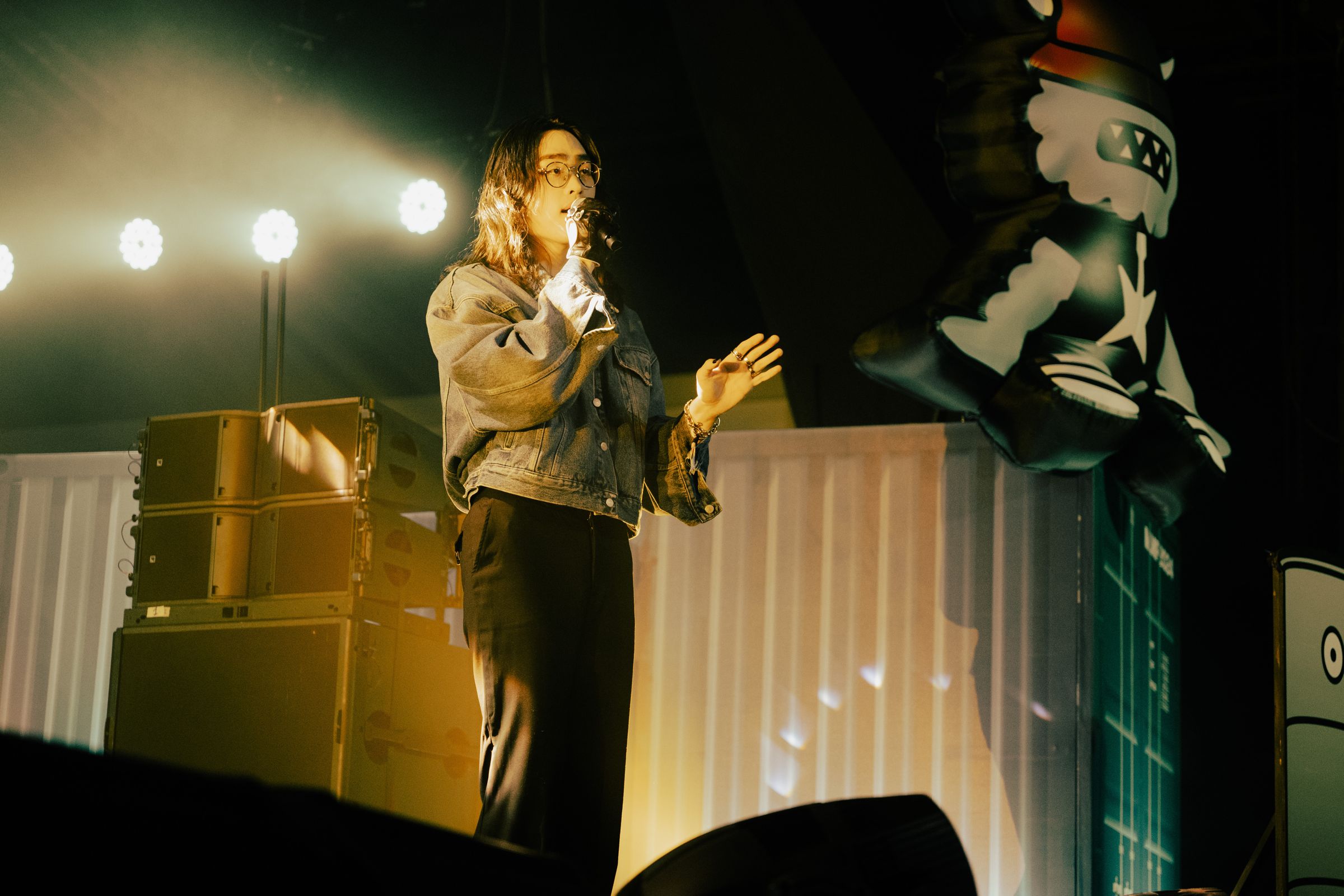 鶴The Crane於11月2日登上泰國曼谷市中心最大的音樂盛事之一「Monster Music Festival」演出。（The COSMOS提供）